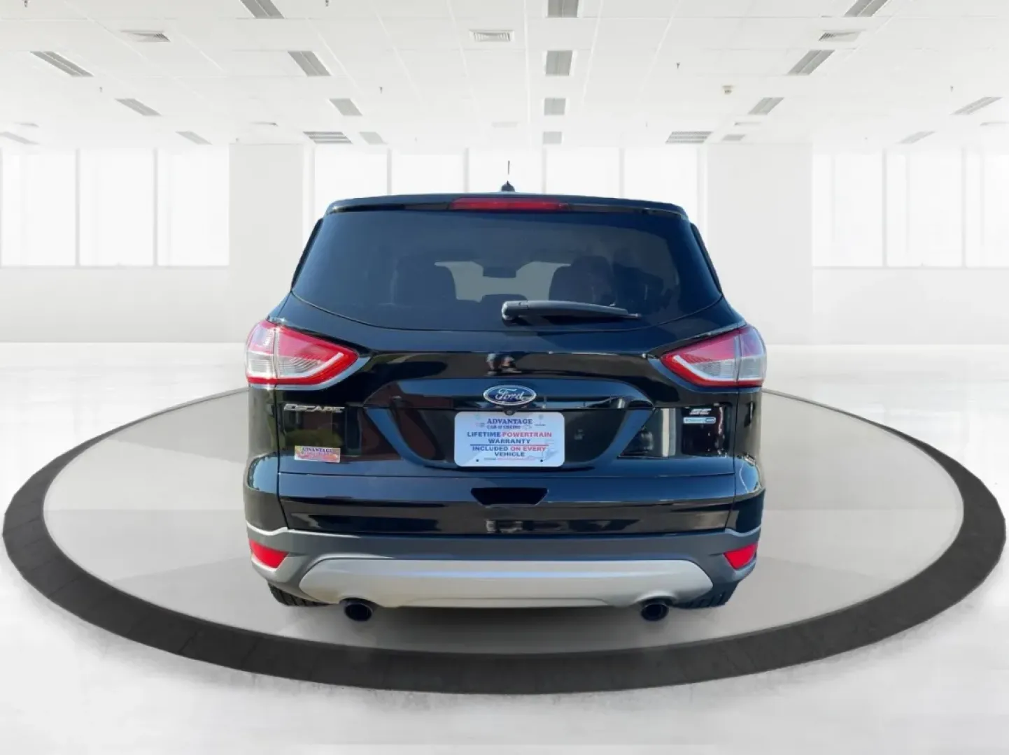 2016 Ford Escape SE (1FMCU9G92GU) with an Other engine, located at 1951 S Dayton Lakeview Rd., New Carlisle, OH, 45344, (937) 908-9800, 39.890999, -84.050255 - **Adventure Awaits with the 2016 Ford Escape SE at Advantage Car and Credit - New Carlisle!**<br /> <br /> Are you ready to elevate your lifestyle with a vehicle that can handle both your daily commutes and weekend getaways? Look no further than this stunning 2016 Ford Escape SE, available now at Ad - Photo#3