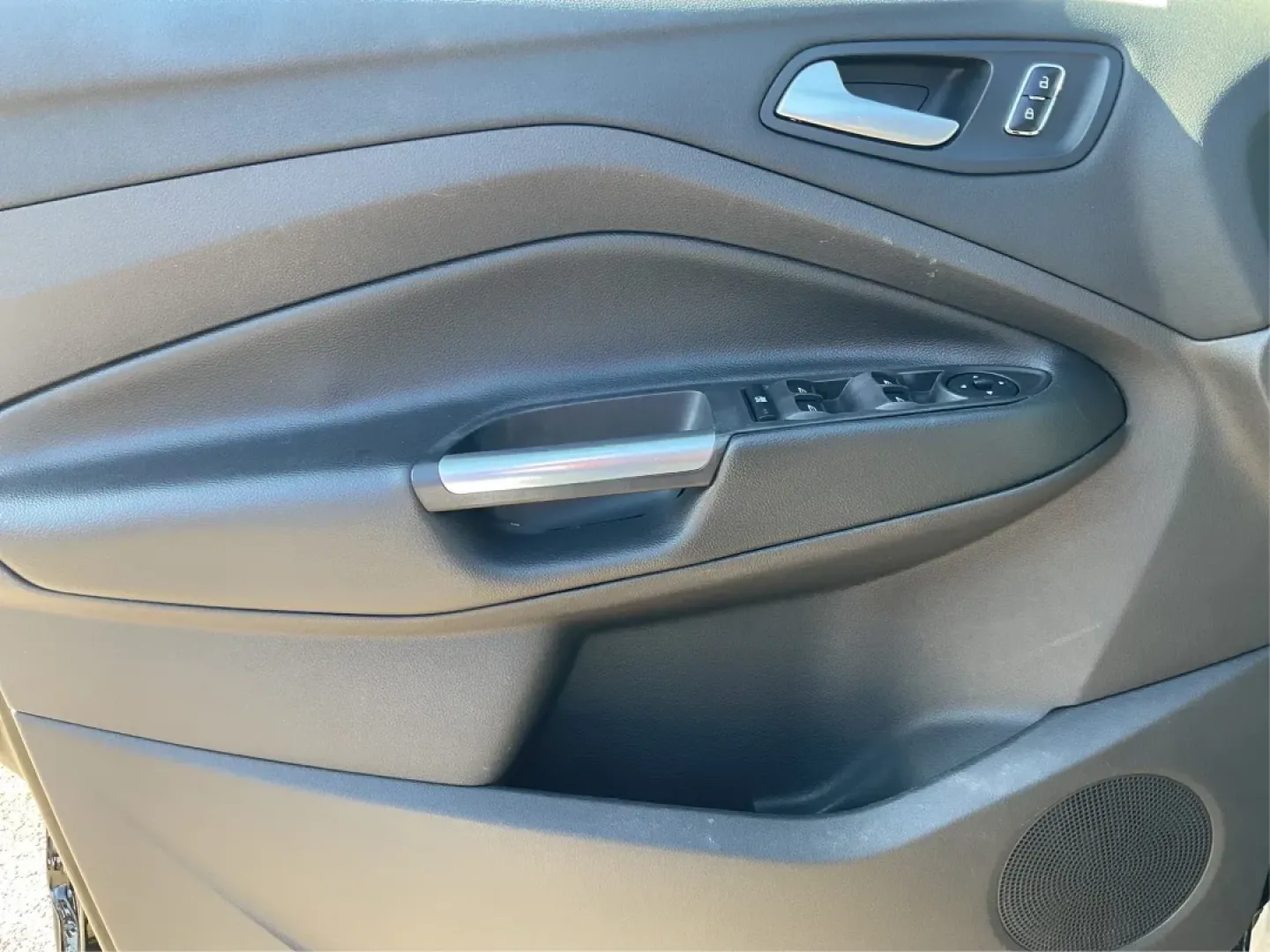 2016 Ford Escape SE (1FMCU9G92GU) with an Other engine, located at 1951 S Dayton Lakeview Rd., New Carlisle, OH, 45344, (937) 908-9800, 39.890999, -84.050255 - **Adventure Awaits with the 2016 Ford Escape SE at Advantage Car and Credit - New Carlisle!**<br /> <br /> Are you ready to elevate your lifestyle with a vehicle that can handle both your daily commutes and weekend getaways? Look no further than this stunning 2016 Ford Escape SE, available now at Ad - Photo#18