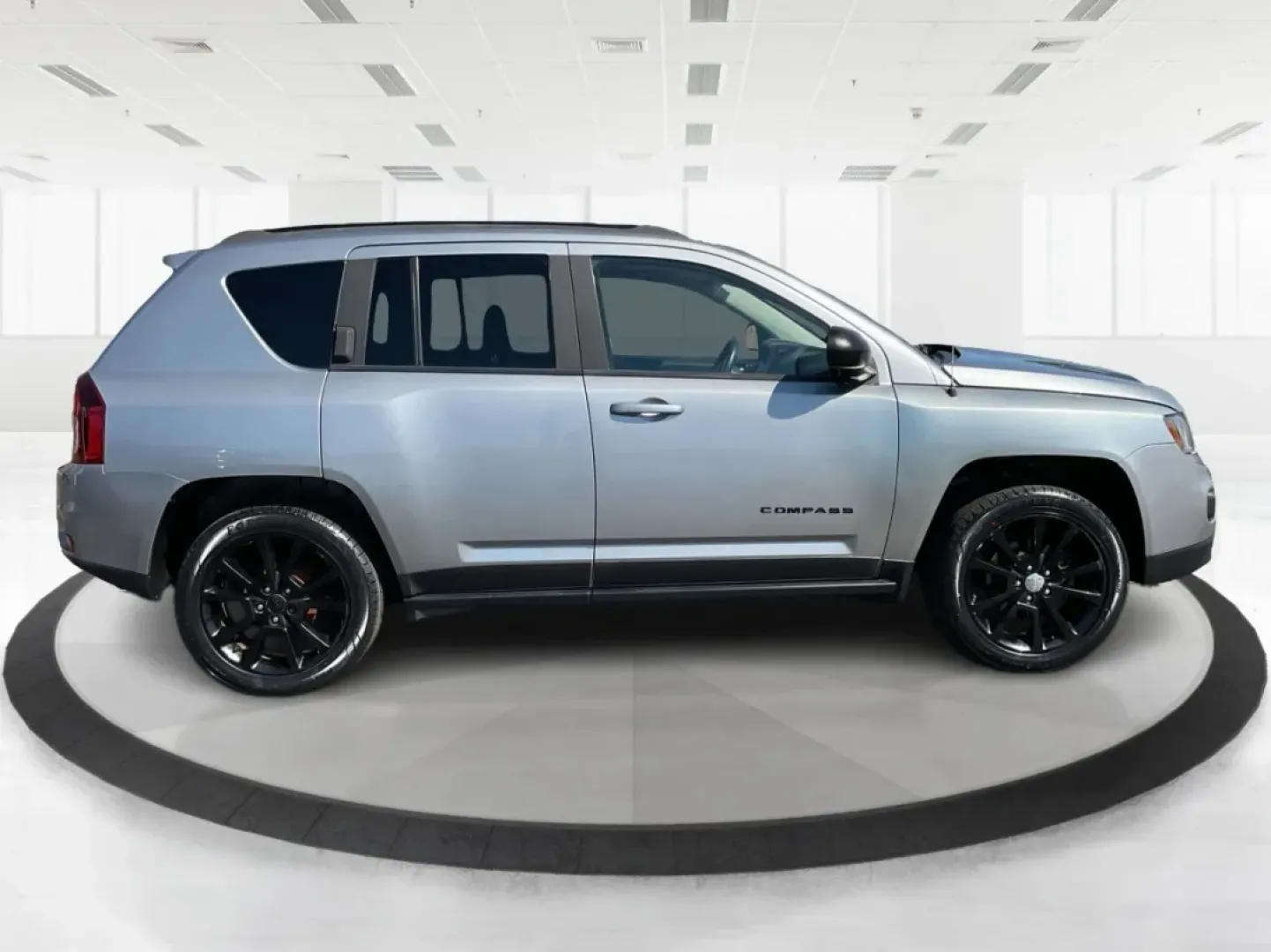 2015 Jeep Compass Altitude Edition (1C4NJCBA6FD) with an 2L I-4 DOHC engine, located at 1184 Kauffman Ave, Fairborn, OH, 45324, (937) 908-9800, 39.807072, -84.030914 - **Adventure Awaits in the 2015 Jeep Compass Altitude Edition at Advantage Car and Credit - Fairborn!**<br /> <br /> Are you ready for your next adventure? The 2015 Jeep Compass Altitude Edition is your perfect companion for weekend getaways, family road trips, or even your daily commute! This versat - Photo#1