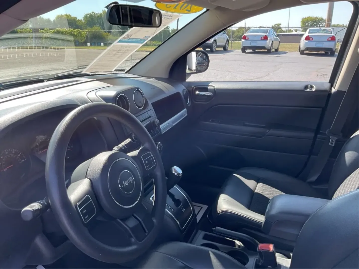 2015 Jeep Compass Altitude Edition (1C4NJCBA6FD) with an 2L I-4 DOHC engine, located at 1184 Kauffman Ave, Fairborn, OH, 45324, (937) 908-9800, 39.807072, -84.030914 - **Adventure Awaits in the 2015 Jeep Compass Altitude Edition at Advantage Car and Credit - Fairborn!**<br /> <br /> Are you ready for your next adventure? The 2015 Jeep Compass Altitude Edition is your perfect companion for weekend getaways, family road trips, or even your daily commute! This versat - Photo#9