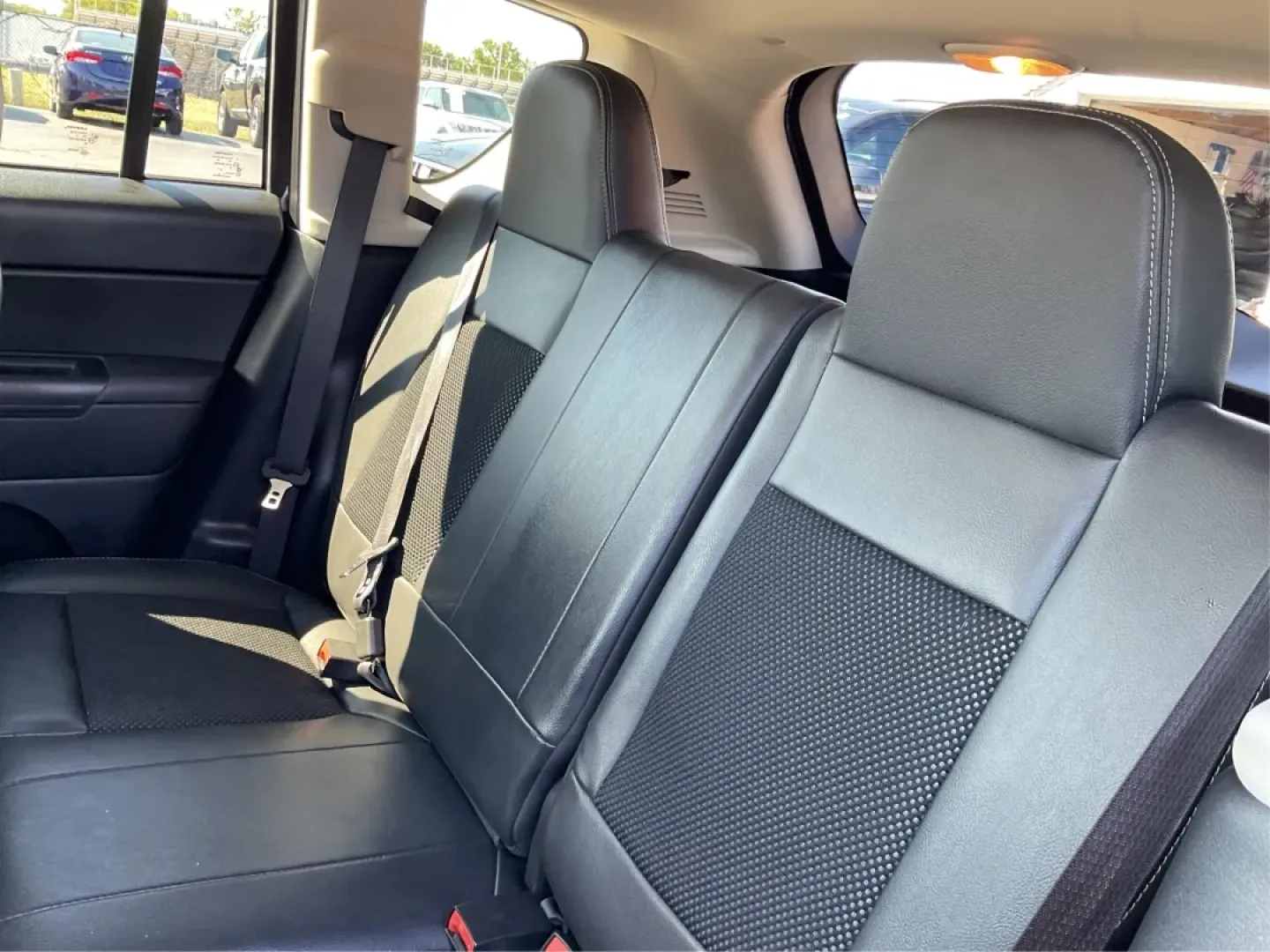 2015 Jeep Compass Altitude Edition (1C4NJCBA6FD) with an 2L I-4 DOHC engine, located at 1184 Kauffman Ave, Fairborn, OH, 45324, (937) 908-9800, 39.807072, -84.030914 - **Adventure Awaits in the 2015 Jeep Compass Altitude Edition at Advantage Car and Credit - Fairborn!**<br /> <br /> Are you ready for your next adventure? The 2015 Jeep Compass Altitude Edition is your perfect companion for weekend getaways, family road trips, or even your daily commute! This versat - Photo#10