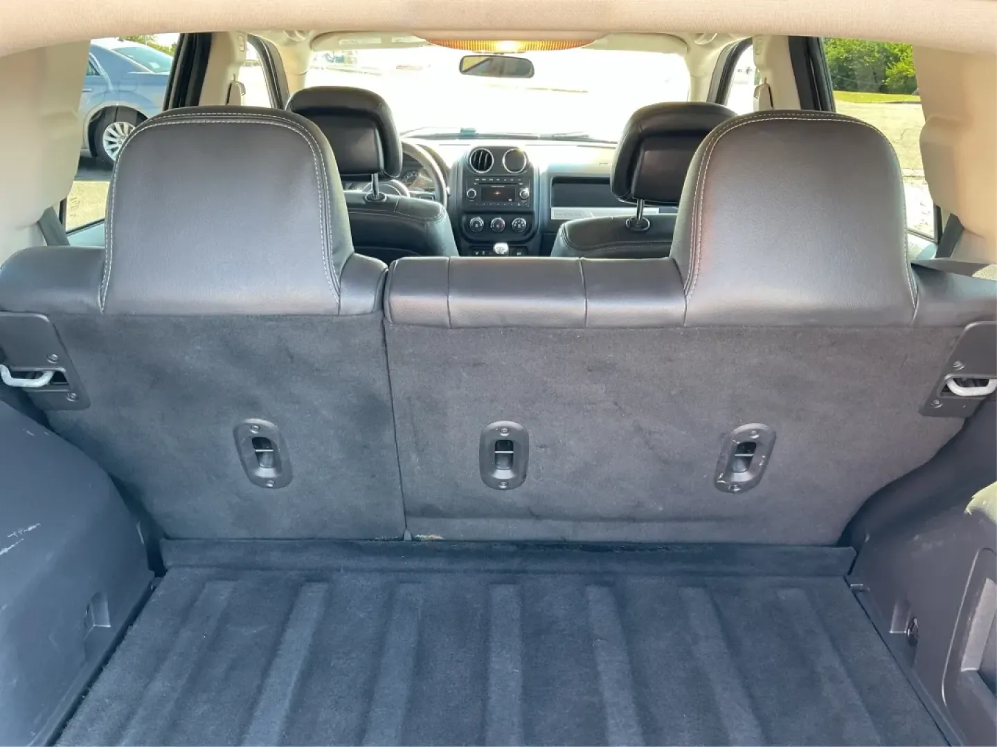 2015 Jeep Compass Altitude Edition (1C4NJCBA6FD) with an 2L I-4 DOHC engine, located at 1184 Kauffman Ave, Fairborn, OH, 45324, (937) 908-9800, 39.807072, -84.030914 - **Adventure Awaits in the 2015 Jeep Compass Altitude Edition at Advantage Car and Credit - Fairborn!**<br /> <br /> Are you ready for your next adventure? The 2015 Jeep Compass Altitude Edition is your perfect companion for weekend getaways, family road trips, or even your daily commute! This versat - Photo#12