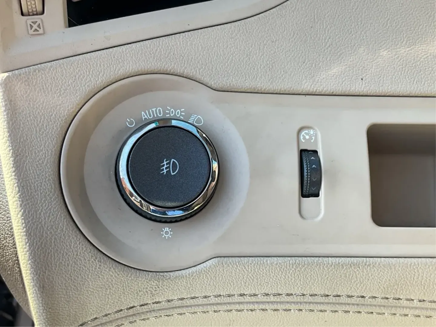 2010 Buick LaCrosse CXL (1G4GC5EG5AF) with an Ecotec 3L V-6 gasoline direct injection engine, located at 1184 Kauffman Ave, Fairborn, OH, 45324, (937) 908-9800, 39.807072, -84.030914 - **Experience Luxury and Comfort with the 2010 Buick LaCrosse CXL at Advantage Car and Credit - Fairborn!**<br /> <br /> Imagine gliding down the picturesque streets of Fairborn, OH, in a stylish sedan that combines luxury with practicality. Whether you're commuting to work, running errands around th - Photo#17