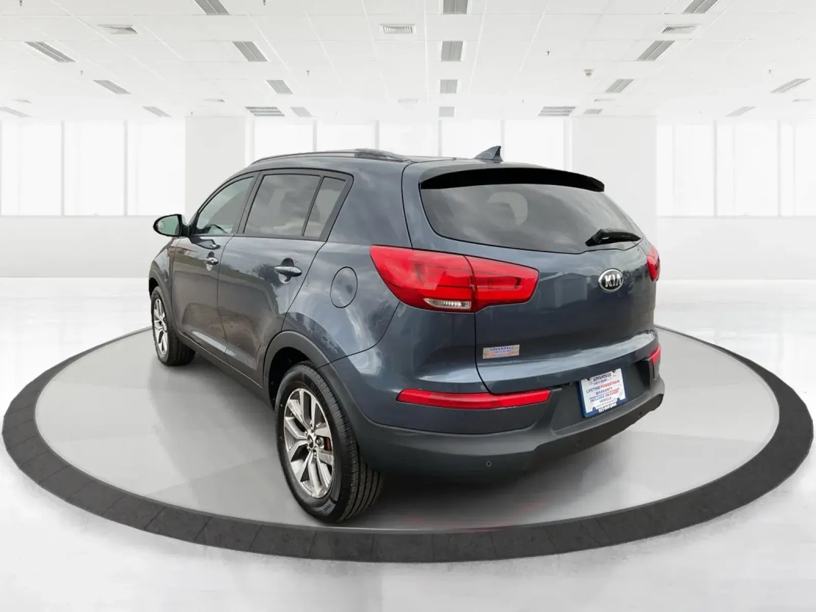 2014 Kia Sportage LX (KNDPBCAC3E7) with an 2.4L I-4 gasoline direct injection engine, located at 4508 South Dixie Dr, Moraine, OH, 45439, (937) 908-9800, 39.689976, -84.218452 - **Adventure Awaits: Explore the 2014 Kia Sportage LX at Advantage Car and Credit!**<br /> <br /> Are you ready to embrace the open road and create unforgettable memories? The 2014 Kia Sportage LX is your ticket to adventure, perfect for weekend getaways, family trips, or daily commuting around Fairb - Photo#4