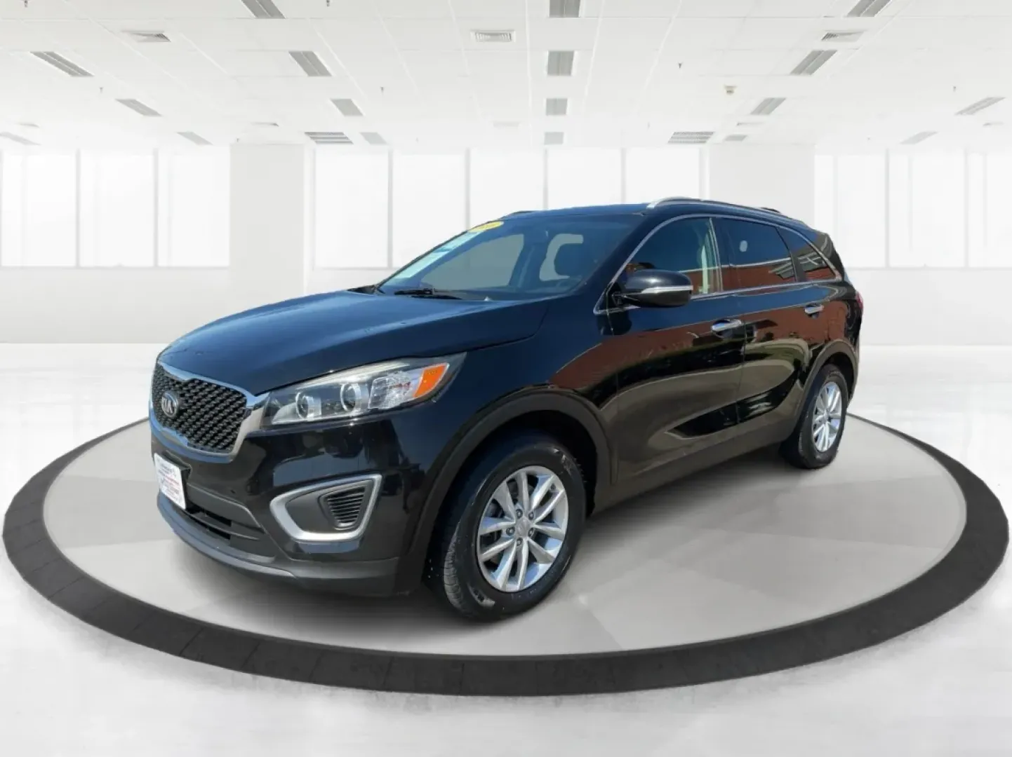 2016 Kia Sorento 2.4L LX (5XYPG4A31GG) with an 2.4L I-4 gasoline direct injection engine, located at 1951 S Dayton Lakeview Rd., New Carlisle, OH, 45344, (937) 908-9800, 39.890999, -84.050255 - **Experience the Road Like Never Before with the 2016 Kia Sorento!**<br /> <br /> Are you ready to elevate your daily commute or family road trips? The 2016 Kia Sorento offers a perfect blend of versatility, comfort, and technology, making it an ideal choice for growing families and budget-conscious - Photo#8
