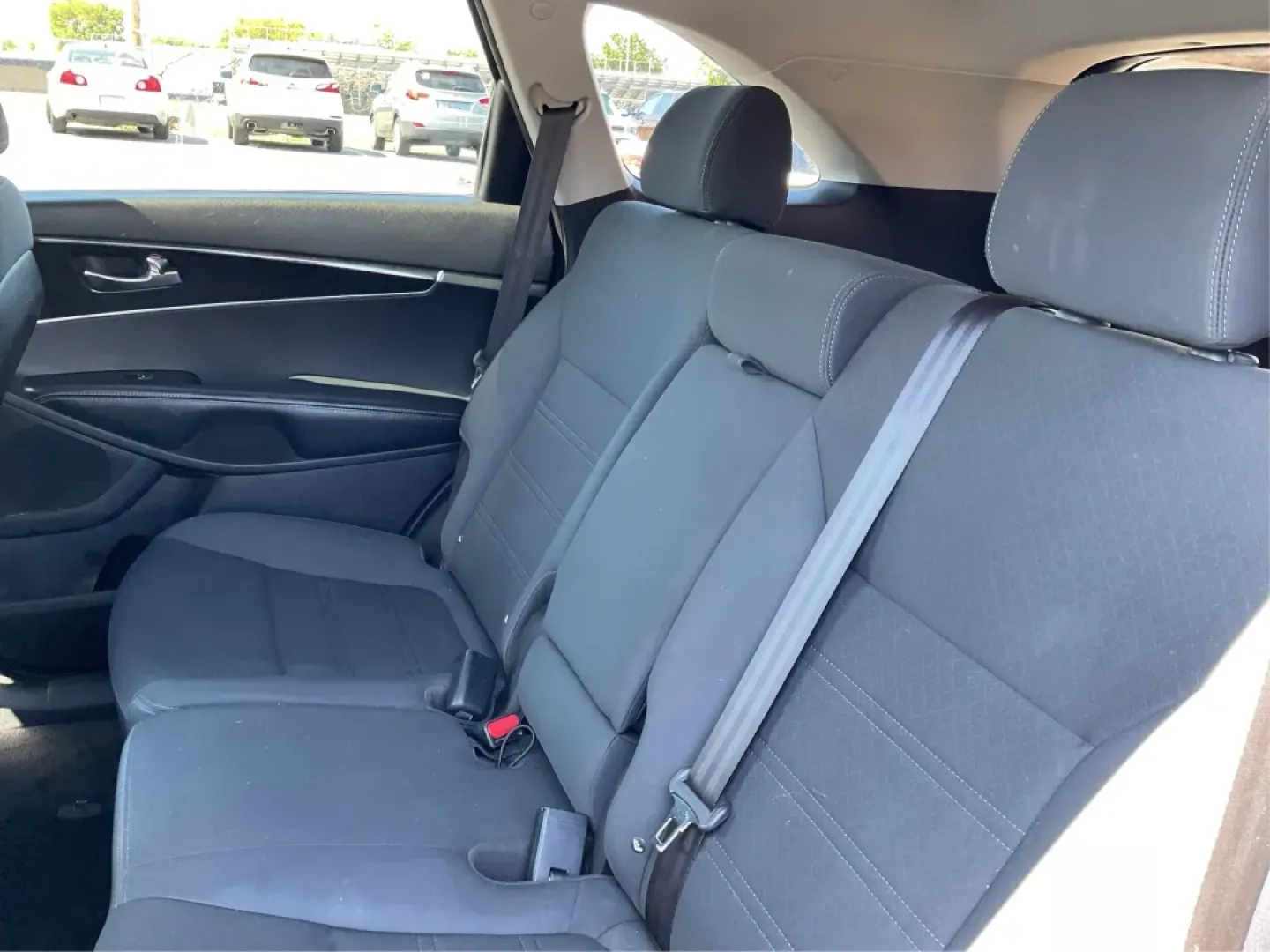 2016 Kia Sorento 2.4L LX (5XYPG4A31GG) with an 2.4L I-4 gasoline direct injection engine, located at 1951 S Dayton Lakeview Rd., New Carlisle, OH, 45344, (937) 908-9800, 39.890999, -84.050255 - **Experience the Road Like Never Before with the 2016 Kia Sorento!**<br /> <br /> Are you ready to elevate your daily commute or family road trips? The 2016 Kia Sorento offers a perfect blend of versatility, comfort, and technology, making it an ideal choice for growing families and budget-conscious - Photo#10