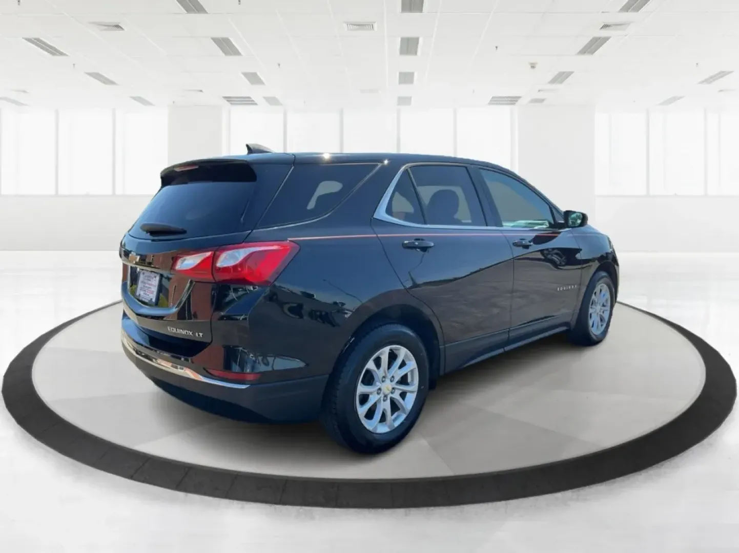 2018 Chevrolet Equinox LT (2GNAXSEV7J6) with an 1.5L I-4 gasoline direct injection engine, located at 1099 N County Rd 25A , Troy, OH, 45373, (937) 908-9800, 40.057079, -84.212883 - Are you searching for a versatile vehicle that effortlessly combines style, comfort, and practicality? Look no further! At Advantage Car and Credit - Troy, located at 1099 N County Rd 25A, Troy, OH 45373, we are excited to present a fantastic opportunity to own a 2018 Chevrolet Equinox LT, perfect f - Photo#2