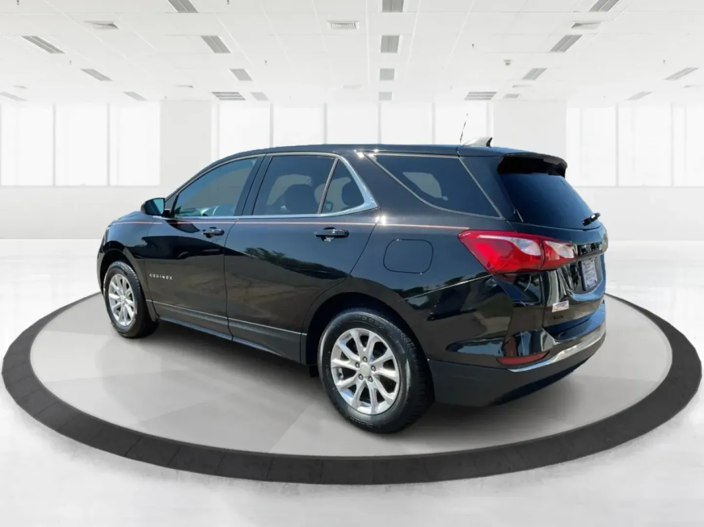 2018 Chevrolet Equinox LT (2GNAXSEV7J6) with an 1.5L I-4 gasoline direct injection engine, located at 1099 N County Rd 25A , Troy, OH, 45373, (937) 908-9800, 40.057079, -84.212883 - Are you searching for a versatile vehicle that effortlessly combines style, comfort, and practicality? Look no further! At Advantage Car and Credit - Troy, located at 1099 N County Rd 25A, Troy, OH 45373, we are excited to present a fantastic opportunity to own a 2018 Chevrolet Equinox LT, perfect f - Photo#4