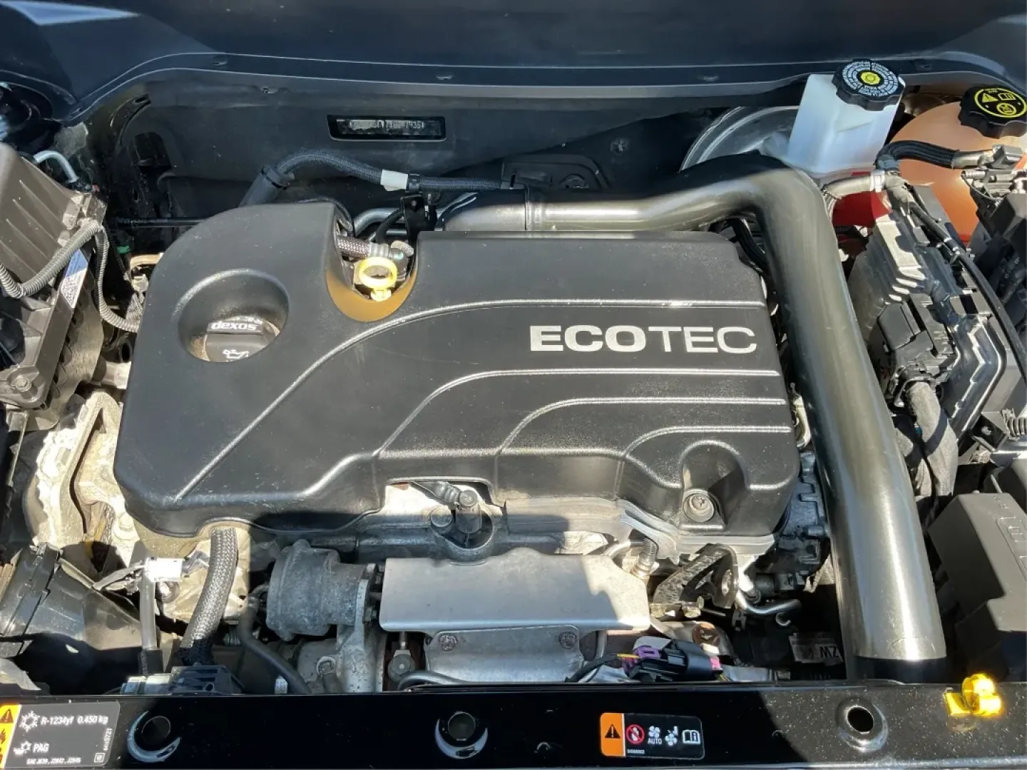 2018 Chevrolet Equinox LT (2GNAXSEV7J6) with an 1.5L I-4 gasoline direct injection engine, located at 1099 N County Rd 25A , Troy, OH, 45373, (937) 908-9800, 40.057079, -84.212883 - Are you searching for a versatile vehicle that effortlessly combines style, comfort, and practicality? Look no further! At Advantage Car and Credit - Troy, located at 1099 N County Rd 25A, Troy, OH 45373, we are excited to present a fantastic opportunity to own a 2018 Chevrolet Equinox LT, perfect f - Photo#11