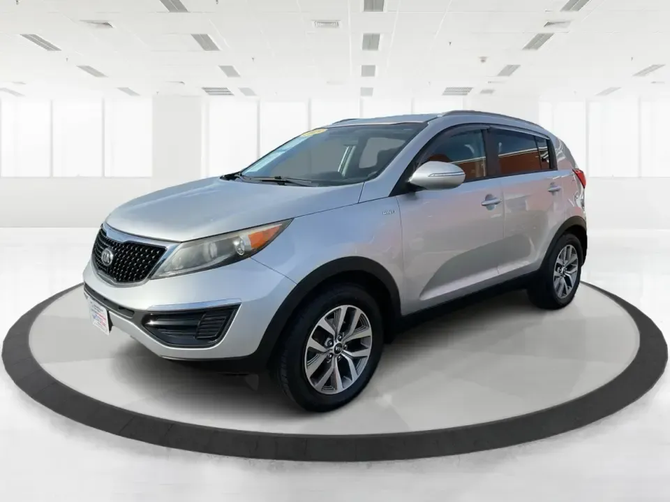 2015 Kia Sportage LX (KNDPBCAC2F7) with an 2.4L V6 DOHC 24V engine, 6-Speed Automatic transmission, located at 4508 South Dixie Dr, Moraine, OH, 45439, (937) 908-9800, 39.689976, -84.218452 - Are you ready to elevate your driving experience and embark on unforgettable adventures? Look no further than this 2015 Kia Sportage LX, perfect for those who crave a reliable crossover that blends style with versatility. Whether you're commuting to work, shuttling the kids to school, or planning a - Photo#8