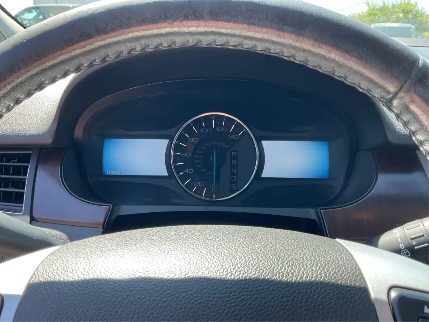 2013 Ford Edge Limited (2FMDK3KC7DB) with an 3.5L V6 DOHC 24V engine, 6-Speed Automatic transmission, located at 1951 S Dayton Lakeview Rd., New Carlisle, OH, 45344, (937) 908-9800, 39.890999, -84.050255 - Are you ready to elevate your driving experience while enjoying the comfort and versatility of an SUV? Look no further than this stunning 2013 Ford Edge Limited, available now at Advantage Car and Credit in Xenia, OH. Perfect for growing families or anyone seeking a reliable vehicle for daily commut - Photo#15