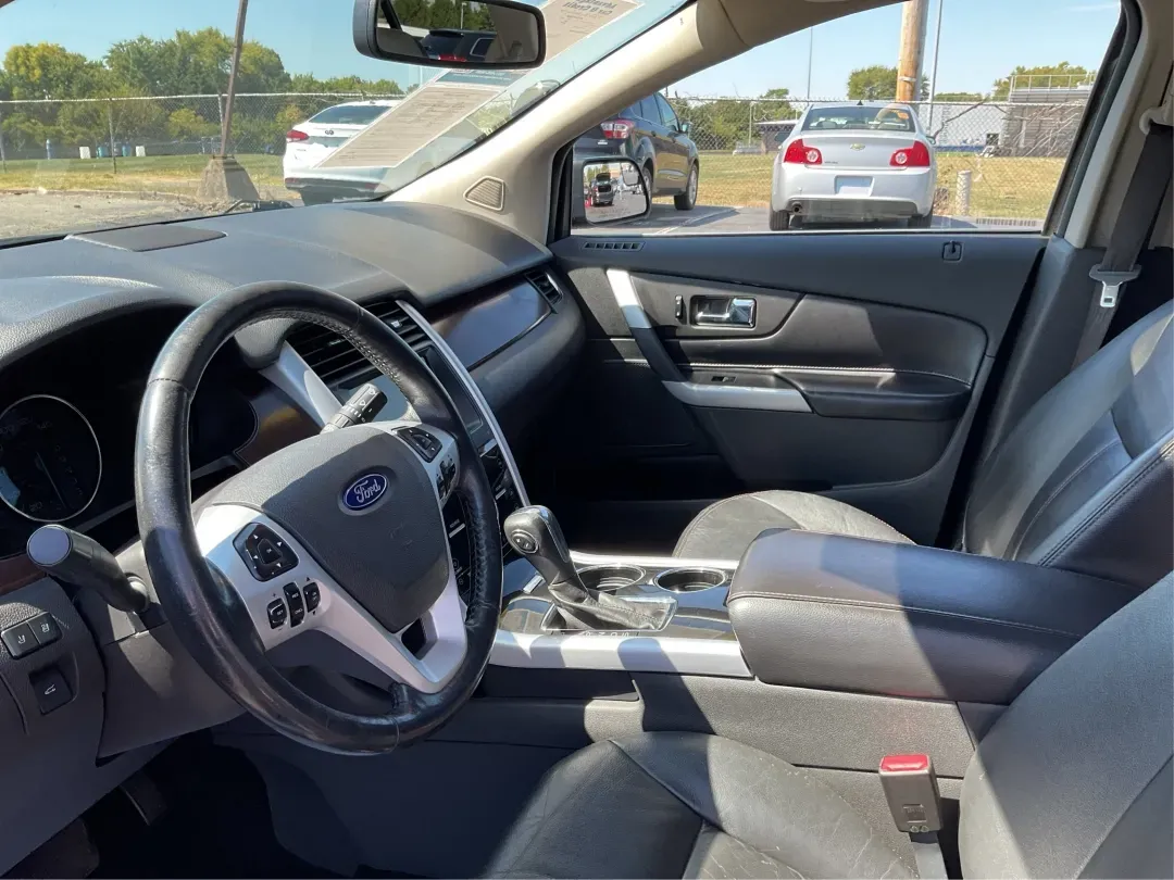 2013 Ford Edge Limited (2FMDK3KC7DB) with an Other engine, located at 1230 East Main St, Xenia, OH, 45385, (937) 908-9800, 39.688026, -83.910172 - Are you ready to elevate your driving experience while enjoying the comfort and versatility of an SUV? Look no further than this stunning 2013 Ford Edge Limited, available now at Advantage Car and Credit in Xenia, OH. Perfect for growing families or anyone seeking a reliable vehicle for daily commut - Photo#9