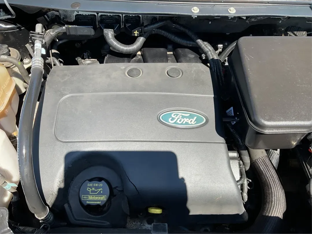 2013 Ford Edge Limited (2FMDK3KC7DB) with an Other engine, located at 1230 East Main St, Xenia, OH, 45385, (937) 908-9800, 39.688026, -83.910172 - Are you ready to elevate your driving experience while enjoying the comfort and versatility of an SUV? Look no further than this stunning 2013 Ford Edge Limited, available now at Advantage Car and Credit in Xenia, OH. Perfect for growing families or anyone seeking a reliable vehicle for daily commut - Photo#11