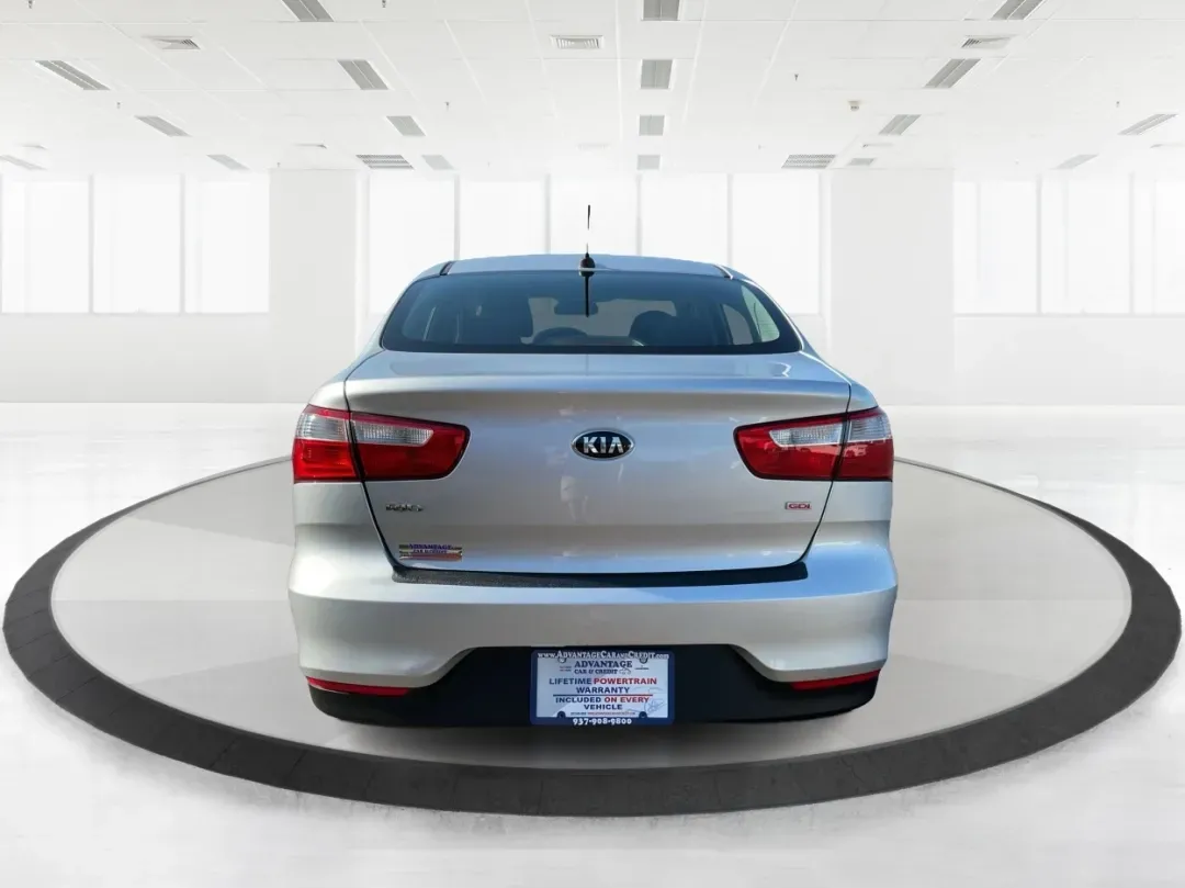 2017 Kia Rio LX (KNADM4A32H6) with an Gamma 1.6L I-4 gasoline direct injection engine, located at 880 E. National Road, Vandalia, OH, 45377, (937) 908-9800, 39.891918, -84.183594 - **Discover Ultimate Convenience with the 2017 Kia Rio at Advantage Car and Credit - Riverside!**<br /> <br /> Are you in search of a reliable vehicle that perfectly balances style and efficiency? The 2017 Kia Rio, located at Advantage Car and Credit in Riverside, OH, is an ideal choice for budget-co - Photo#3
