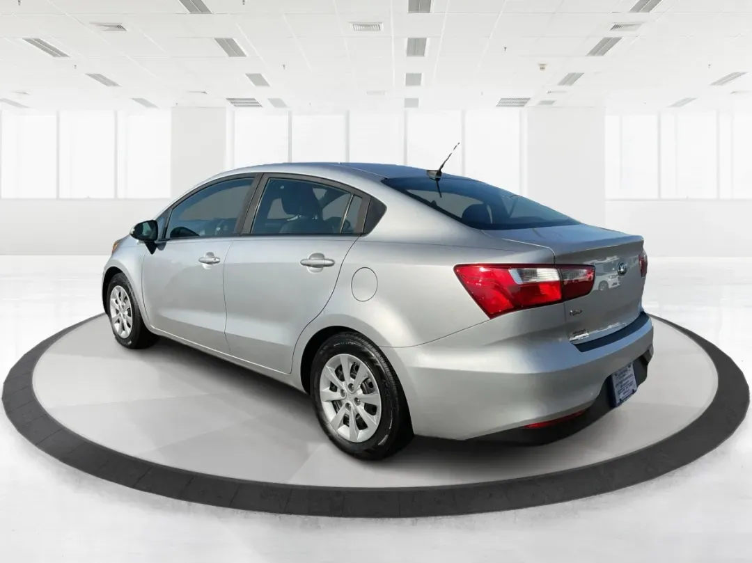 2017 Kia Rio LX (KNADM4A32H6) with an Gamma 1.6L I-4 gasoline direct injection engine, located at 880 E. National Road, Vandalia, OH, 45377, (937) 908-9800, 39.891918, -84.183594 - **Discover Ultimate Convenience with the 2017 Kia Rio at Advantage Car and Credit - Riverside!**<br /> <br /> Are you in search of a reliable vehicle that perfectly balances style and efficiency? The 2017 Kia Rio, located at Advantage Car and Credit in Riverside, OH, is an ideal choice for budget-co - Photo#4