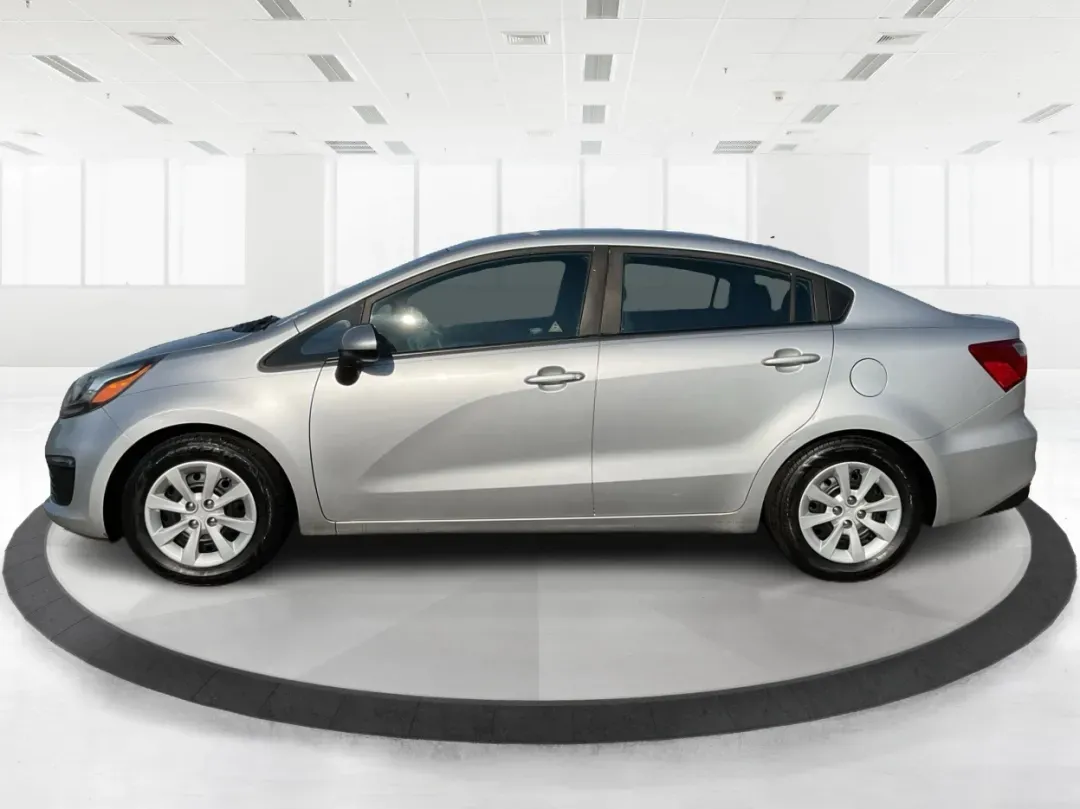 2017 Kia Rio LX (KNADM4A32H6) with an Gamma 1.6L I-4 gasoline direct injection engine, located at 880 E. National Road, Vandalia, OH, 45377, (937) 908-9800, 39.891918, -84.183594 - **Discover Ultimate Convenience with the 2017 Kia Rio at Advantage Car and Credit - Riverside!**<br /> <br /> Are you in search of a reliable vehicle that perfectly balances style and efficiency? The 2017 Kia Rio, located at Advantage Car and Credit in Riverside, OH, is an ideal choice for budget-co - Photo#5