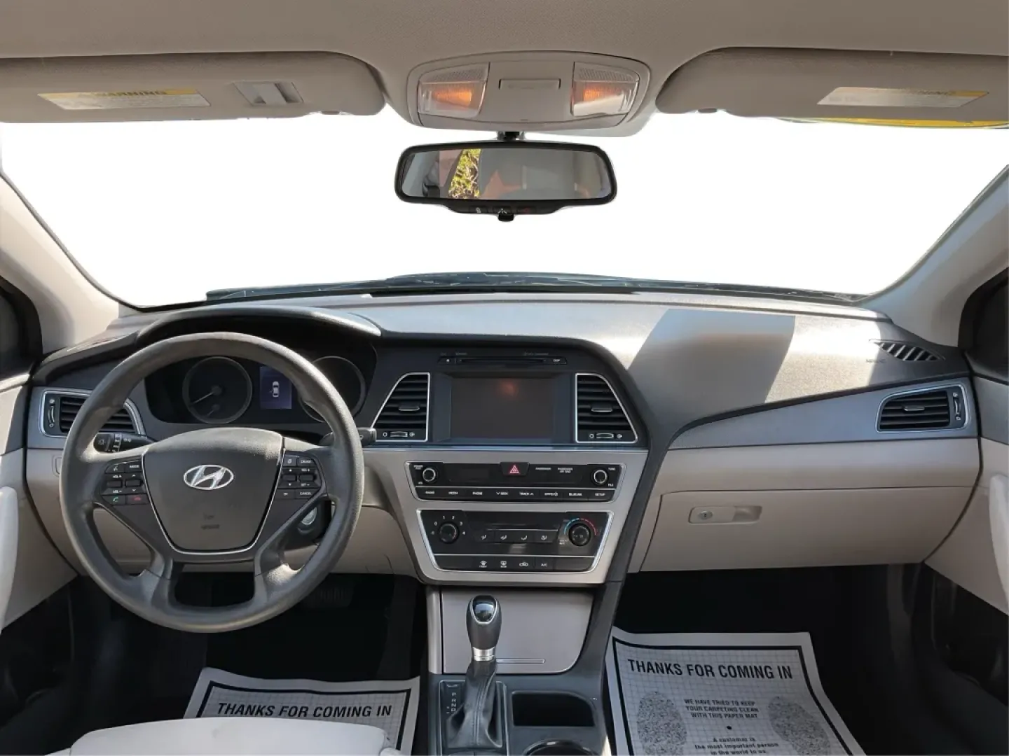 2017 Hyundai Sonata SE (5NPE24AFXHH) with an 2.4L I-4 gasoline direct injection engine, located at 4508 South Dixie Dr, Moraine, OH, 45439, (937) 908-9800, 39.689976, -84.218452 - If you're looking for a reliable and stylish sedan that's perfect for daily commutes or weekend getaways, the 2017 Hyundai Sonata SE is an outstanding choice! This well-maintained vehicle, available at Advantage Car and Credit in Moraine, OH, is designed to meet the needs of budget-conscious buyers, - Photo#19