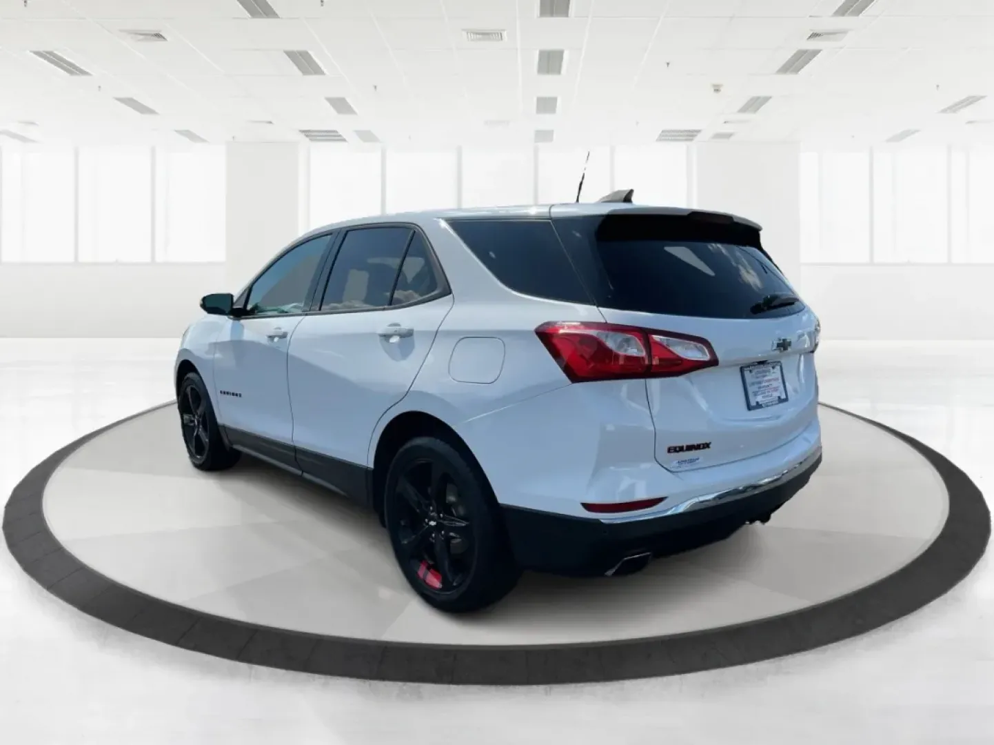 2019 Chevrolet Equinox LT (2GNAXLEX3K6) with an 2L I-4 gasoline direct injection engine, located at 4508 South Dixie Dr, Moraine, OH, 45439, (937) 908-9800, 39.689976, -84.218452 - Discover the perfect blend of comfort, style, and capability with the 2019 Chevrolet Equinox LT at Advantage Car and Credit - Moraine! If you're searching for a vehicle that seamlessly fits into your lifestyle-whether you're a growing family needing space for weekend adventures or a daily commuter l - Photo#4