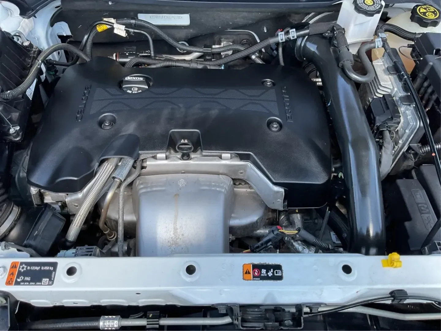 2019 Chevrolet Equinox LT (2GNAXLEX3K6) with an 2L I-4 gasoline direct injection engine, located at 4508 South Dixie Dr, Moraine, OH, 45439, (937) 908-9800, 39.689976, -84.218452 - Discover the perfect blend of comfort, style, and capability with the 2019 Chevrolet Equinox LT at Advantage Car and Credit - Moraine! If you're searching for a vehicle that seamlessly fits into your lifestyle-whether you're a growing family needing space for weekend adventures or a daily commuter l - Photo#11