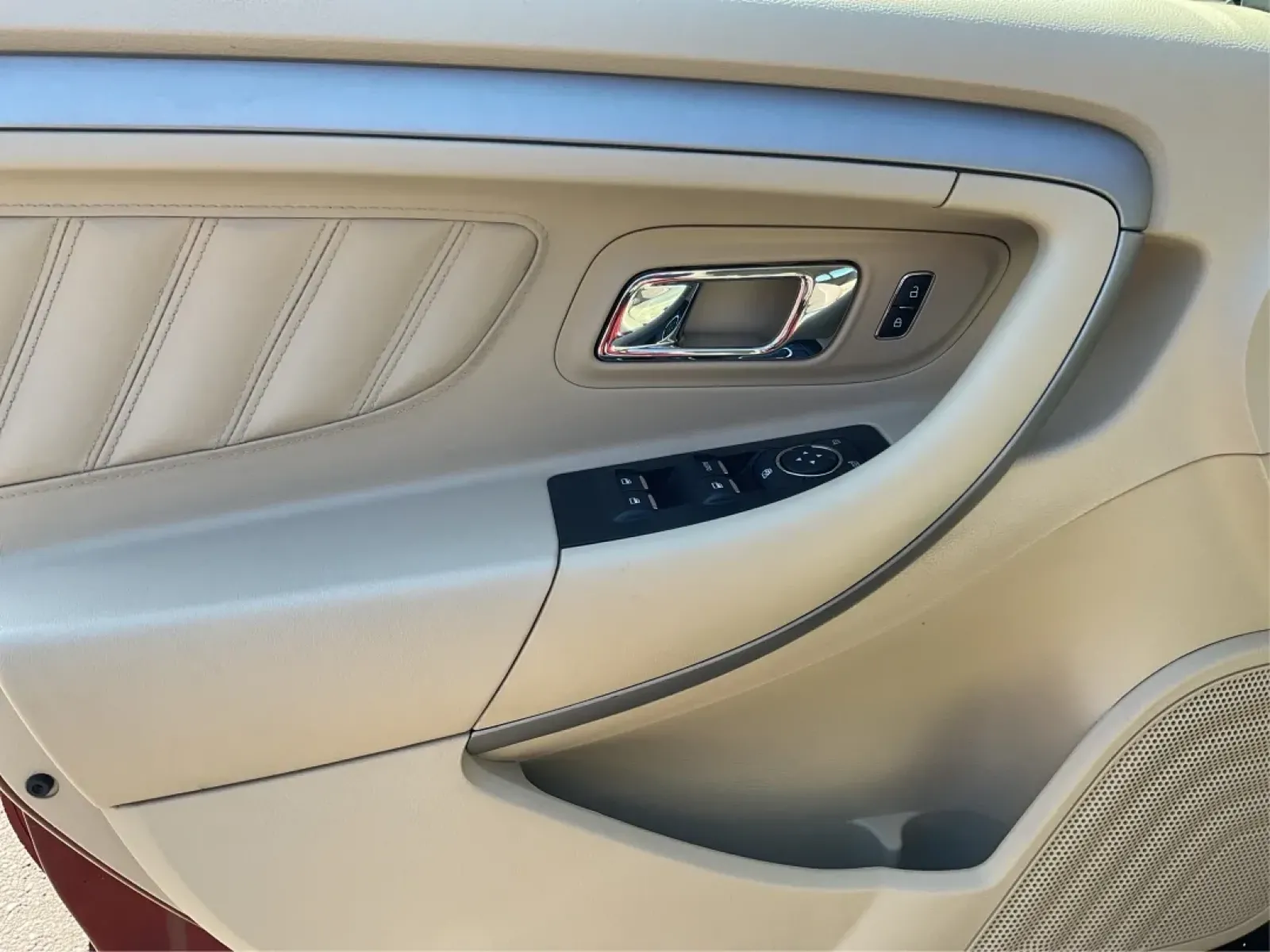 2014 Ford Taurus SE (1FAHP2D89EG) with an Other engine, located at 4508 South Dixie Dr, Moraine, OH, 45439, (937) 908-9800, 39.689976, -84.218452 - **Experience the Perfect Blend of Comfort and Reliability with the 2014 Ford Taurus SE**<br /> <br /> Looking for a reliable sedan that suits your daily commute while also being perfect for family road trips? The 2014 Ford Taurus SE is designed to meet the needs of diverse lifestyles, making it a fa - Photo#19