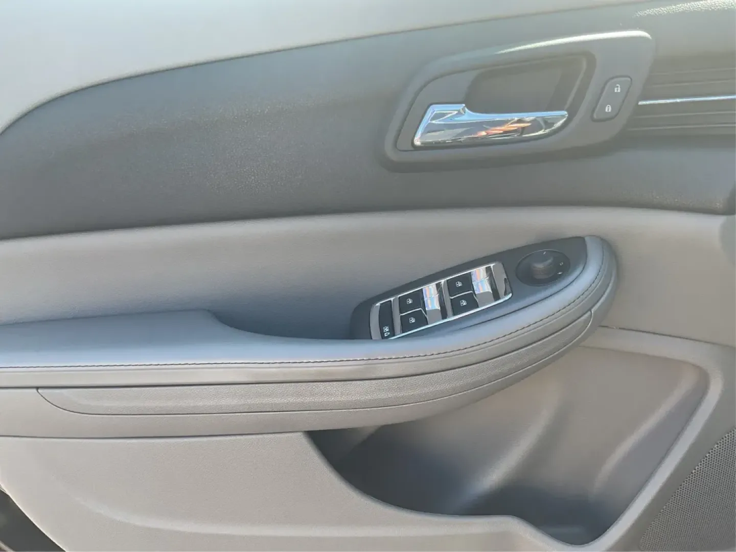 2013 Chevrolet Malibu 1LS (1G11B5SA7DF) with an ECOTEC 2.5L I-4 gasoline direct injection engine, located at 8750 N County Rd 25A, Piqua, OH, 45356, (937) 908-9800, 40.164391, -84.232513 - **Hit the Road in Style: 2013 Chevrolet Malibu at Advantage Car and Credit - Piqua!**<br /> <br /> Are you searching for the perfect sedan that combines style, comfort, and reliability? Look no further than this striking 2013 Chevrolet Malibu, available now at Advantage Car and Credit in Piqua, OH. - Photo#18
