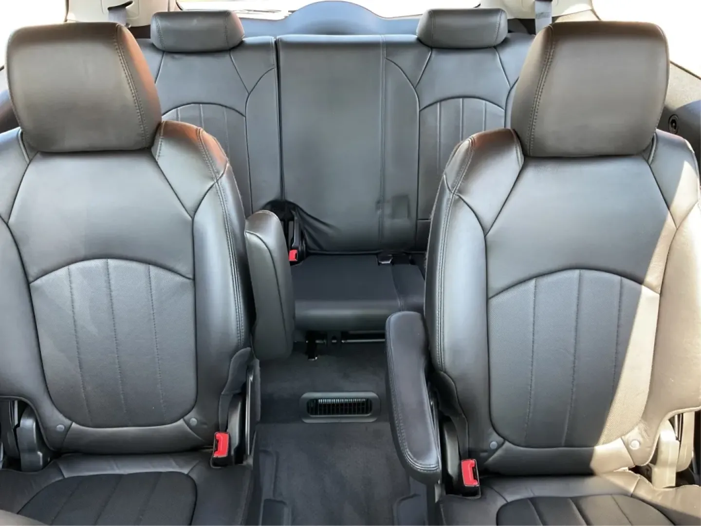 2011 Buick Enclave 1XL (5GAKVBED2BJ) with an 3.6L V-6 gasoline direct injection engine, located at 880 E. National Road, Vandalia, OH, 45377, (937) 908-9800, 39.891918, -84.183594 - **Discover the Perfect Family Adventure Vehicle at Advantage Car and Credit - Vandalia!**<br /> <br /> If you're on the lookout for a vehicle that offers both style and practicality, look no further than our 2011 Buick Enclave, available now at Advantage Car and Credit in Vandalia, OH. At our **Buy - Photo#14