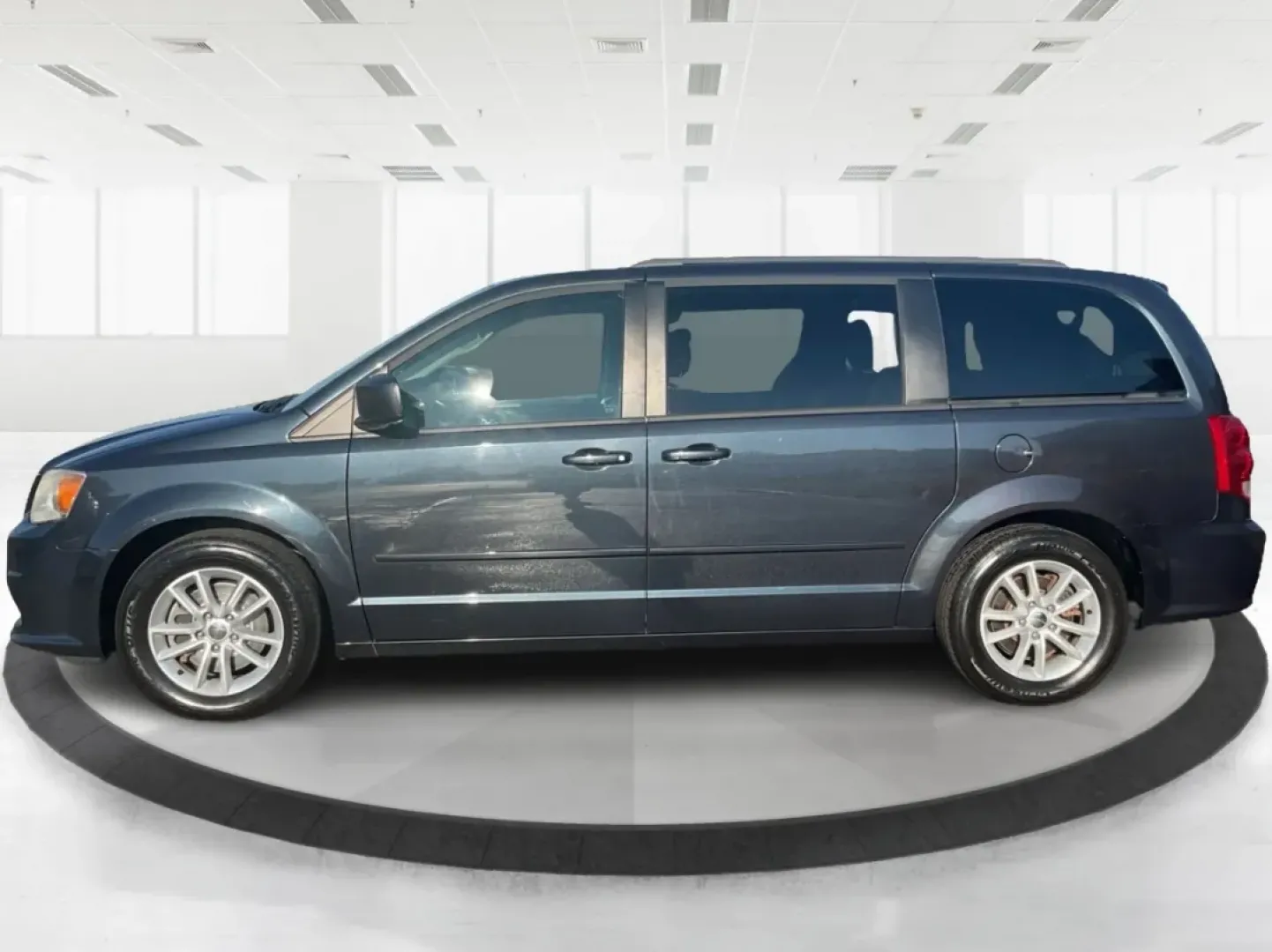 2013 Dodge Grand Caravan SXT (2C4RDGCG8DR) with an Pentastar 3.6L V-6 DOHC engine, located at 4508 South Dixie Dr, Moraine, OH, 45439, (937) 908-9800, 39.689976, -84.218452 - **Adventure Awaits: 2013 Dodge Grand Caravan SXT - Perfect for Family Road Trips!**<br /> <br /> Are you ready to elevate your family adventures? The 2013 Dodge Grand Caravan SXT is not just a vehicle; it's a lifestyle changer designed for busy families, weekend explorers, and those who appreciate t - Photo#5