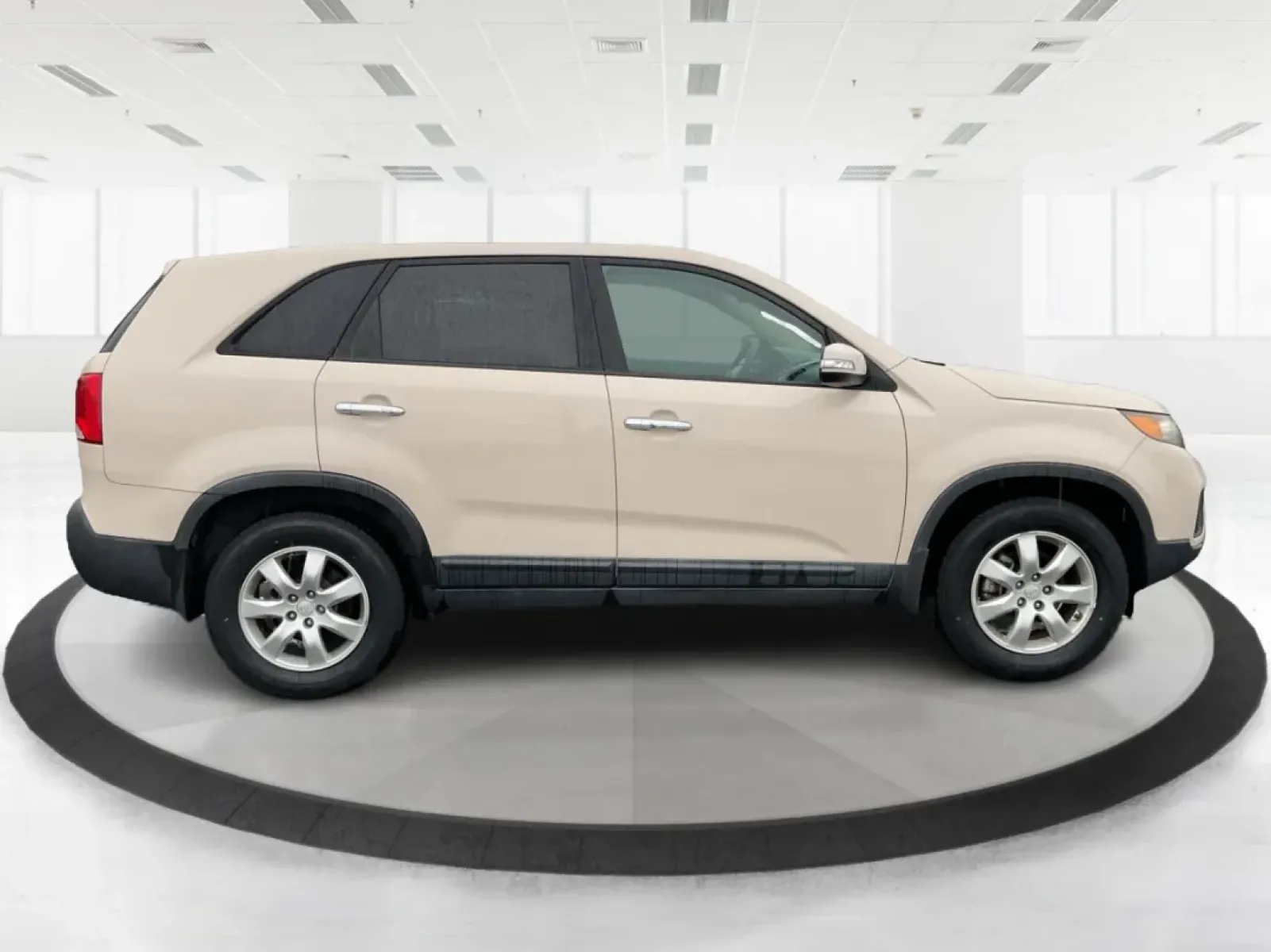 2011 Kia Sorento LX (5XYKT3A1XBG) with an 2.4L I-4 DOHC engine, located at 4508 South Dixie Dr, Moraine, OH, 45439, (937) 908-9800, 39.689976, -84.218452 - Are you searching for the perfect vehicle to enhance your family adventures while providing reliability and comfort? Look no further! At Advantage Car and Credit in Fairborn, OH, we present an exceptional 2011 Kia Sorento that's ready to take your lifestyle to the next level. Whether you're planning - Photo#1