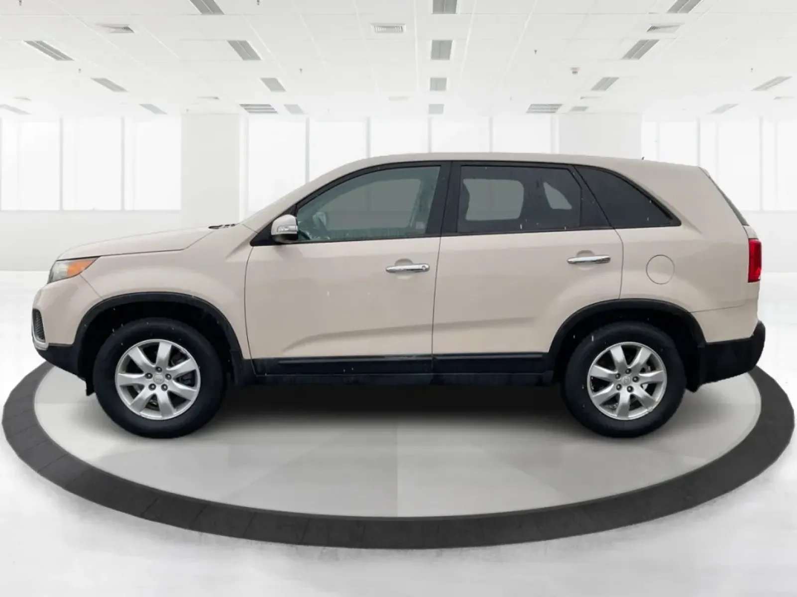 2011 Kia Sorento LX (5XYKT3A1XBG) with an 2.4L I-4 DOHC engine, located at 4508 South Dixie Dr, Moraine, OH, 45439, (937) 908-9800, 39.689976, -84.218452 - Are you searching for the perfect vehicle to enhance your family adventures while providing reliability and comfort? Look no further! At Advantage Car and Credit in Fairborn, OH, we present an exceptional 2011 Kia Sorento that's ready to take your lifestyle to the next level. Whether you're planning - Photo#4