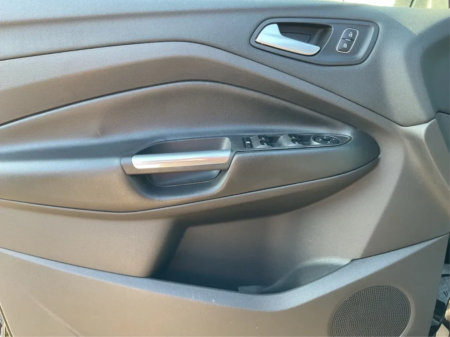 2018 Ford Escape SE (1FMCU0GD6JU) with an Other engine, located at 1184 Kauffman Ave, Fairborn, OH, 45324, (937) 908-9800, 39.807072, -84.030914 - Experience adventure and comfort on the open road with the 2018 Ford Escape SE, available now at Advantage Car and Credit in Vandalia, OH. This versatile SUV is perfect for families, outdoor enthusiasts, and commuters alike, providing a seamless blend of style, safety, and functionality. With plenty - Photo#19