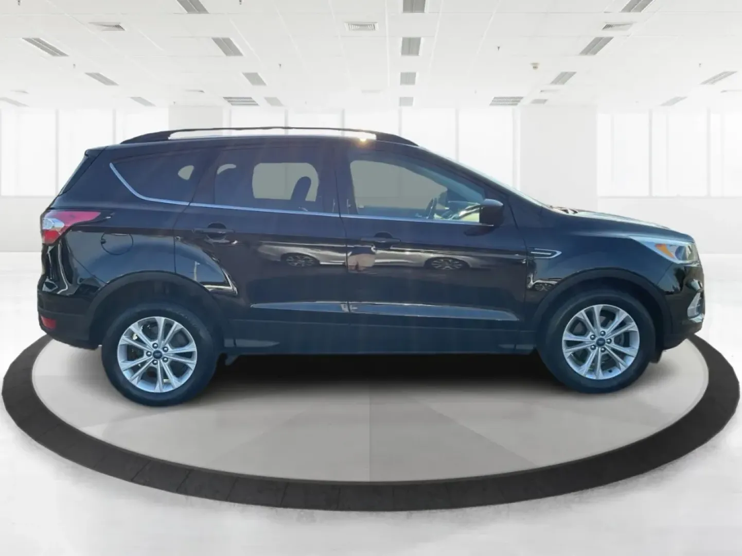2018 Ford Escape SE (1FMCU0GD6JU) with an Other engine, located at 880 E. National Road, Vandalia, OH, 45377, (937) 908-9800, 39.891918, -84.183594 - Experience adventure and comfort on the open road with the 2018 Ford Escape SE, available now at Advantage Car and Credit in Vandalia, OH. This versatile SUV is perfect for families, outdoor enthusiasts, and commuters alike, providing a seamless blend of style, safety, and functionality. With plenty - Photo#1