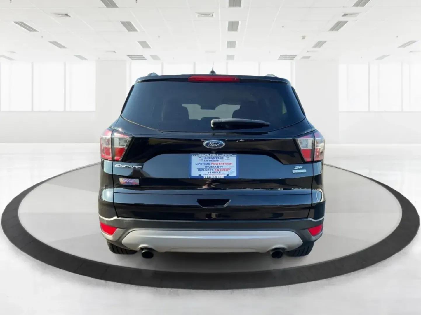 2018 Ford Escape SE (1FMCU0GD6JU) with an Other engine, located at 880 E. National Road, Vandalia, OH, 45377, (937) 908-9800, 39.891918, -84.183594 - Experience adventure and comfort on the open road with the 2018 Ford Escape SE, available now at Advantage Car and Credit in Vandalia, OH. This versatile SUV is perfect for families, outdoor enthusiasts, and commuters alike, providing a seamless blend of style, safety, and functionality. With plenty - Photo#3