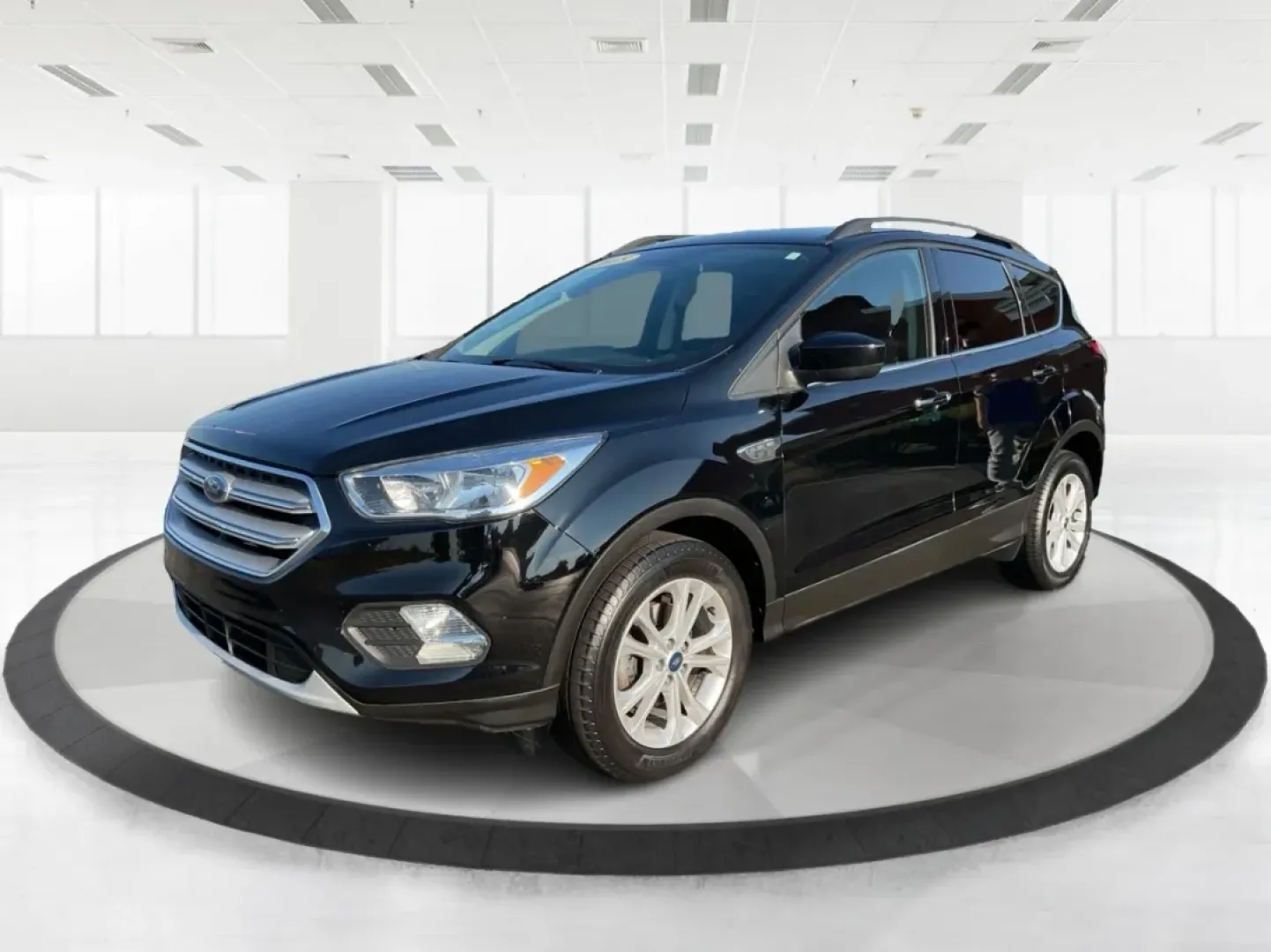 2018 Ford Escape SE (1FMCU0GD6JU) with an Other engine, located at 880 E. National Road, Vandalia, OH, 45377, (937) 908-9800, 39.891918, -84.183594 - Experience adventure and comfort on the open road with the 2018 Ford Escape SE, available now at Advantage Car and Credit in Vandalia, OH. This versatile SUV is perfect for families, outdoor enthusiasts, and commuters alike, providing a seamless blend of style, safety, and functionality. With plenty - Photo#8
