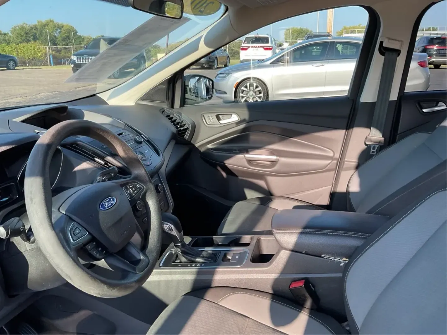 2018 Ford Escape SE (1FMCU0GD6JU) with an Other engine, located at 880 E. National Road, Vandalia, OH, 45377, (937) 908-9800, 39.891918, -84.183594 - Experience adventure and comfort on the open road with the 2018 Ford Escape SE, available now at Advantage Car and Credit in Vandalia, OH. This versatile SUV is perfect for families, outdoor enthusiasts, and commuters alike, providing a seamless blend of style, safety, and functionality. With plenty - Photo#9