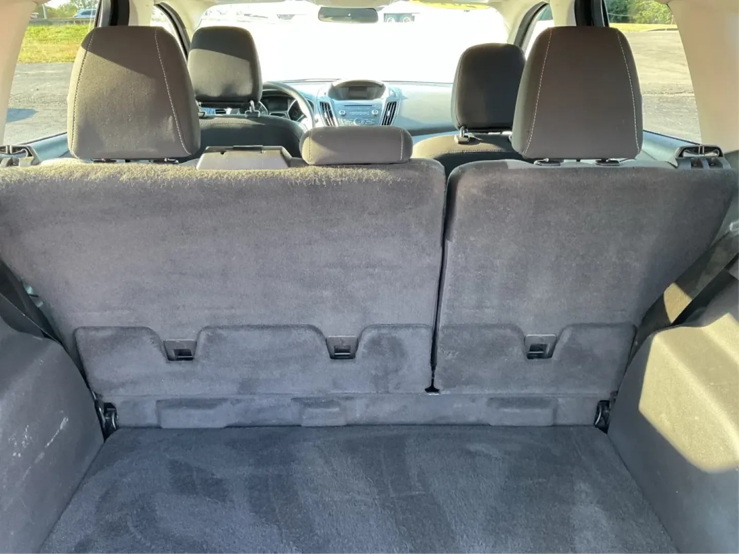 2018 Ford Escape SE (1FMCU0GD6JU) with an Other engine, located at 880 E. National Road, Vandalia, OH, 45377, (937) 908-9800, 39.891918, -84.183594 - Experience adventure and comfort on the open road with the 2018 Ford Escape SE, available now at Advantage Car and Credit in Vandalia, OH. This versatile SUV is perfect for families, outdoor enthusiasts, and commuters alike, providing a seamless blend of style, safety, and functionality. With plenty - Photo#12