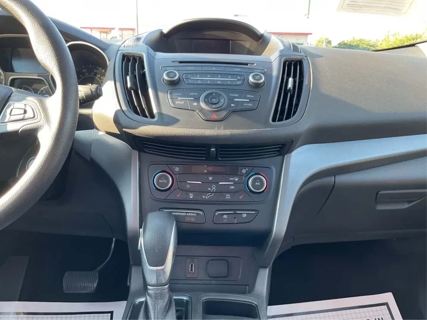 2018 Ford Escape SE (1FMCU0GD6JU) with an Other engine, located at 880 E. National Road, Vandalia, OH, 45377, (937) 908-9800, 39.891918, -84.183594 - Experience adventure and comfort on the open road with the 2018 Ford Escape SE, available now at Advantage Car and Credit in Vandalia, OH. This versatile SUV is perfect for families, outdoor enthusiasts, and commuters alike, providing a seamless blend of style, safety, and functionality. With plenty - Photo#13