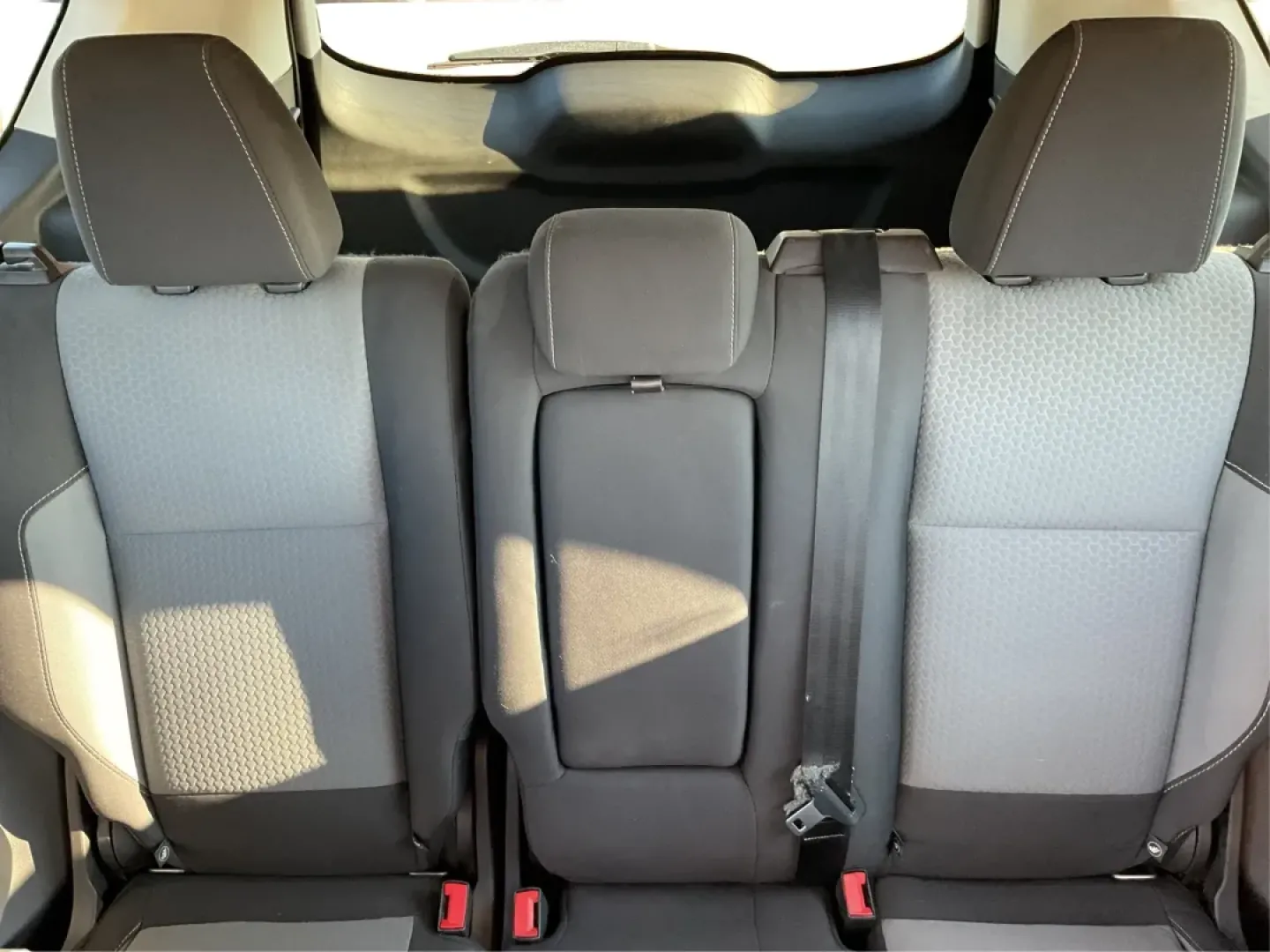 2018 Ford Escape SE (1FMCU0GD6JU) with an Other engine, located at 880 E. National Road, Vandalia, OH, 45377, (937) 908-9800, 39.891918, -84.183594 - Experience adventure and comfort on the open road with the 2018 Ford Escape SE, available now at Advantage Car and Credit in Vandalia, OH. This versatile SUV is perfect for families, outdoor enthusiasts, and commuters alike, providing a seamless blend of style, safety, and functionality. With plenty - Photo#14