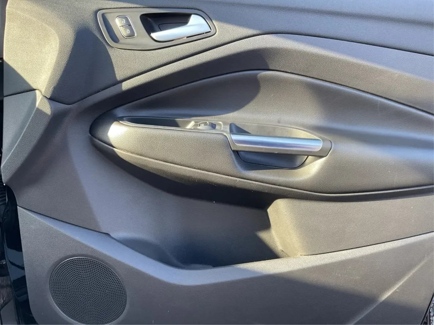 2018 Ford Escape SE (1FMCU0GD6JU) with an Other engine, located at 880 E. National Road, Vandalia, OH, 45377, (937) 908-9800, 39.891918, -84.183594 - Experience adventure and comfort on the open road with the 2018 Ford Escape SE, available now at Advantage Car and Credit in Vandalia, OH. This versatile SUV is perfect for families, outdoor enthusiasts, and commuters alike, providing a seamless blend of style, safety, and functionality. With plenty - Photo#20