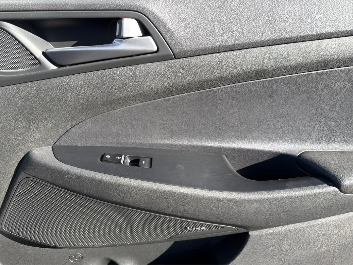 2017 Hyundai Tucson SE Plus (KM8J3CA41HU) with an Nu 2L I-4 gasoline direct injection engine, located at 880 E. National Road, Vandalia, OH, 45377, (937) 908-9800, 39.891918, -84.183594 - ### Discover Your Next Adventure with the 2017 Hyundai Tucson SE Plus!<br /> <br /> Are you ready to elevate your road trips and daily commutes? The 2017 Hyundai Tucson SE Plus, now available at Advantage Car and Credit in Vandalia, OH, is the ideal SUV for a lifestyle rich in adventure and comfort. - Photo#20