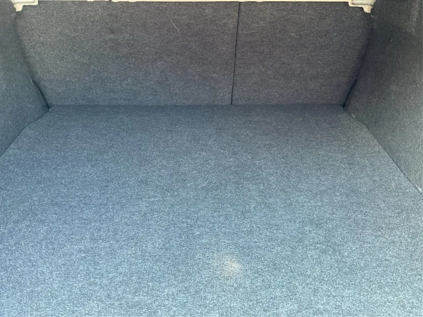 2014 Mazda Mazda6 i Touring (JM1GJ1V67E1) with an SKYACTIV-G 2.5L I-4 gasoline direct injection engine, located at 880 E. National Road, Vandalia, OH, 45377, (937) 908-9800, 39.891918, -84.183594 - **Discover the Perfect Ride for Your Adventures with the 2014 Mazda6 i Touring at Advantage Car and Credit!**<br /> <br /> Are you looking for a vehicle that perfectly balances style, comfort, and practicality? The 2014 Mazda6 i Touring sedan is the ideal choice for those who love to hit the road, w - Photo#11