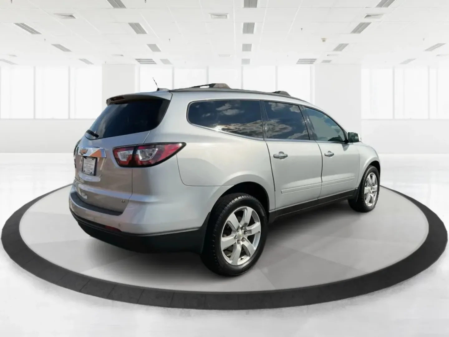 2017 Chevrolet Traverse 1LT (1GNKRGKDXHJ) with an 3.6L V-6 gasoline direct injection engine, located at 1099 N County Rd 25A , Troy, OH, 45373, (937) 908-9800, 40.057079, -84.212883 - ### Discover Your Next Family Adventure with the 2017 Chevrolet Traverse 1LT at Advantage Car and Credit - Troy!<br /> <br /> Are you searching for a reliable vehicle that can comfortably accommodate your growing family or serve as the perfect companion for weekend getaways? Look no further than the - Photo#2