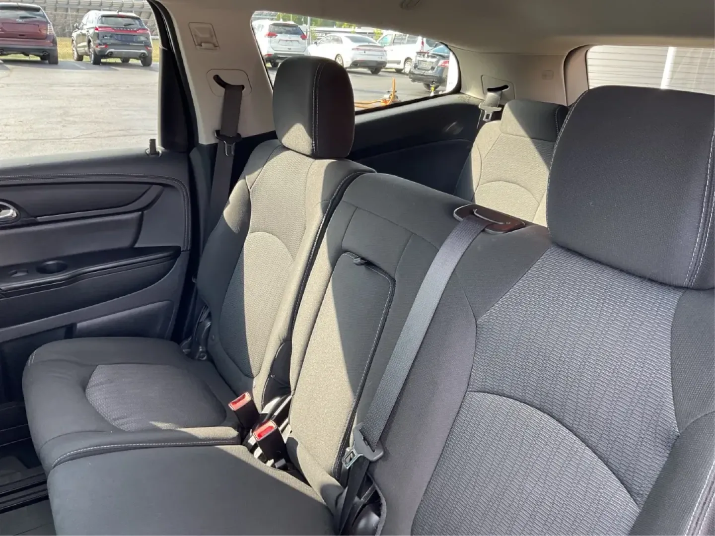 2017 Chevrolet Traverse 1LT (1GNKRGKDXHJ) with an 3.6L V-6 gasoline direct injection engine, located at 1099 N County Rd 25A , Troy, OH, 45373, (937) 908-9800, 40.057079, -84.212883 - ### Discover Your Next Family Adventure with the 2017 Chevrolet Traverse 1LT at Advantage Car and Credit - Troy!<br /> <br /> Are you searching for a reliable vehicle that can comfortably accommodate your growing family or serve as the perfect companion for weekend getaways? Look no further than the - Photo#9