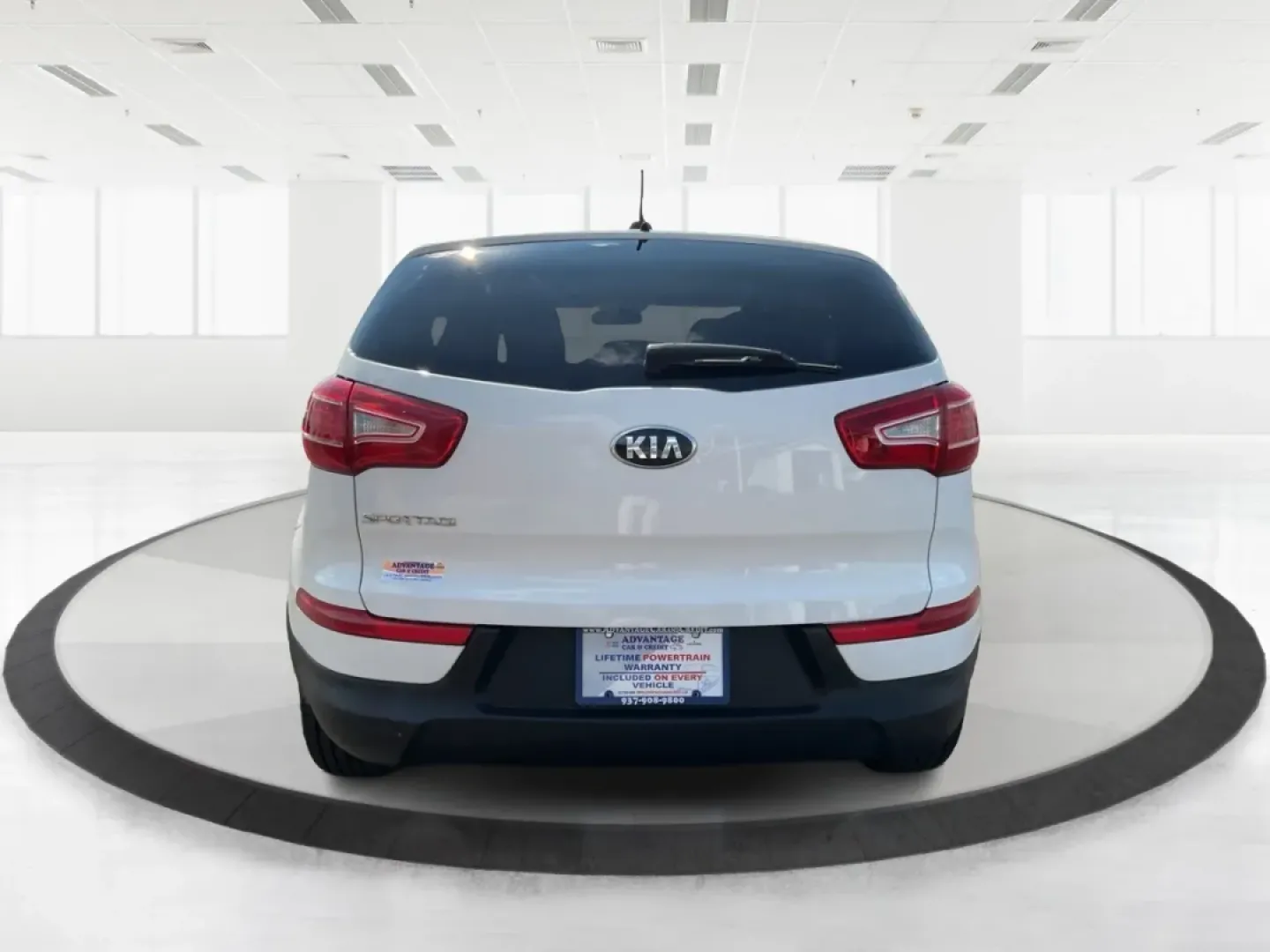 2013 Kia Sportage LX (KNDPBCA26D7) with an 2.4L I-4 DOHC engine, located at 8750 N County Rd 25A, Piqua, OH, 45356, (937) 908-9800, 40.164391, -84.232513 - Experience the ultimate blend of versatility and comfort with this 2013 Kia Sportage LX, perfect for families on the go, urban commuters, or those planning outdoor weekend adventures. This reliable crossover's spacious interior and dynamic performance make it an ideal choice for drivers seeking a de - Photo#3