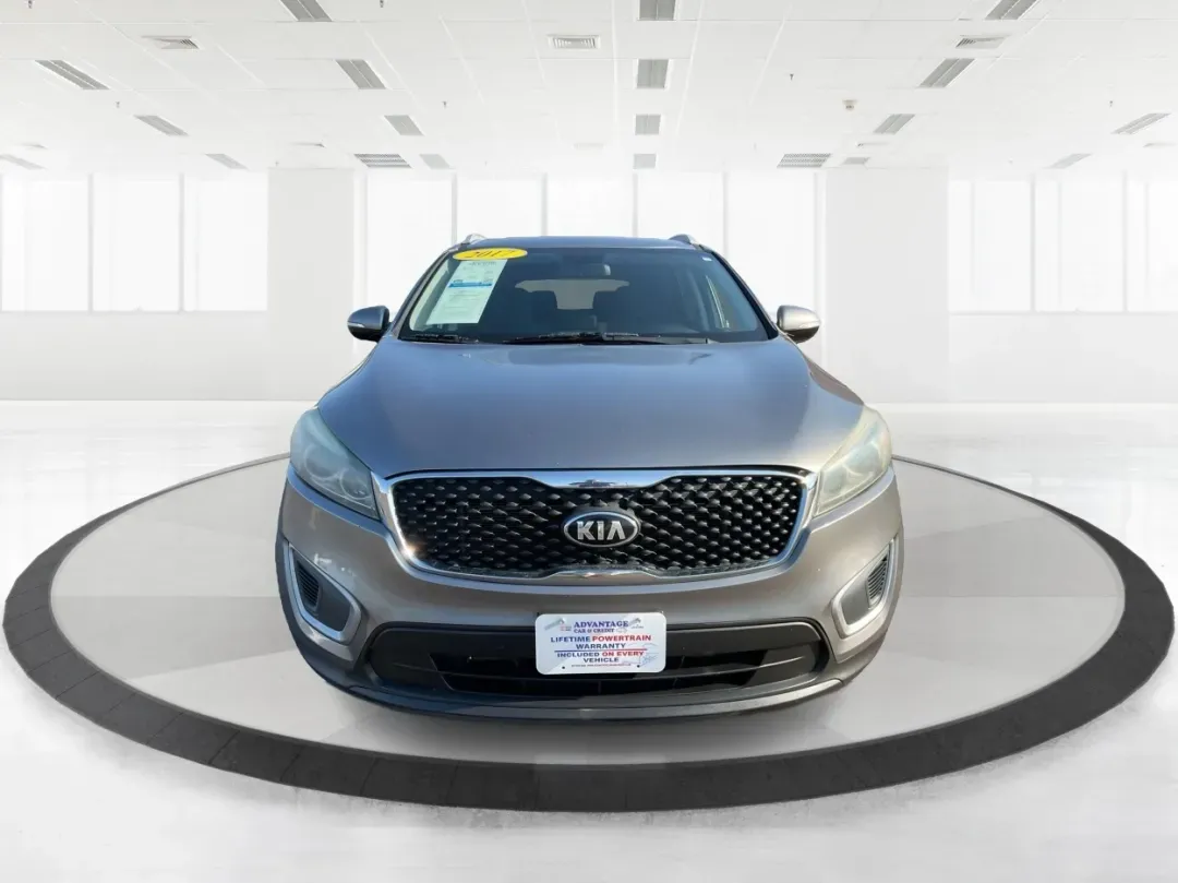 2017 Kia Sorento 3.3L LX (5XYPGDA53HG) with an Lambda II 3.3L V-6 gasoline direct injection engine, located at 1230 East Main St, Xenia, OH, 45385, (937) 908-9800, 39.688026, -83.910172 - **Adventure Awaits in the 2017 Kia Sorento: Your Perfect Family SUV!**<br /> <br /> Are you ready to embark on unforgettable family road trips or weekend getaways? Look no further than the 2017 Kia Sorento, a versatile and comfortable SUV that's perfect for growing families and adventure-seekers ali - Photo#7