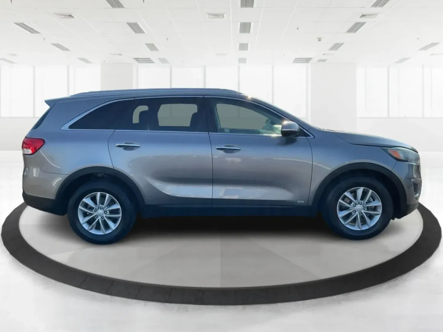 2017 Kia Sorento 3.3L LX (5XYPGDA53HG) with an Lambda II 3.3L V-6 gasoline direct injection engine, located at 1099 N County Rd 25A , Troy, OH, 45373, (937) 908-9800, 40.057079, -84.212883 - **Adventure Awaits in the 2017 Kia Sorento: Your Perfect Family SUV!**<br /> <br /> Are you ready to embark on unforgettable family road trips or weekend getaways? Look no further than the 2017 Kia Sorento, a versatile and comfortable SUV that's perfect for growing families and adventure-seekers ali - Photo#1