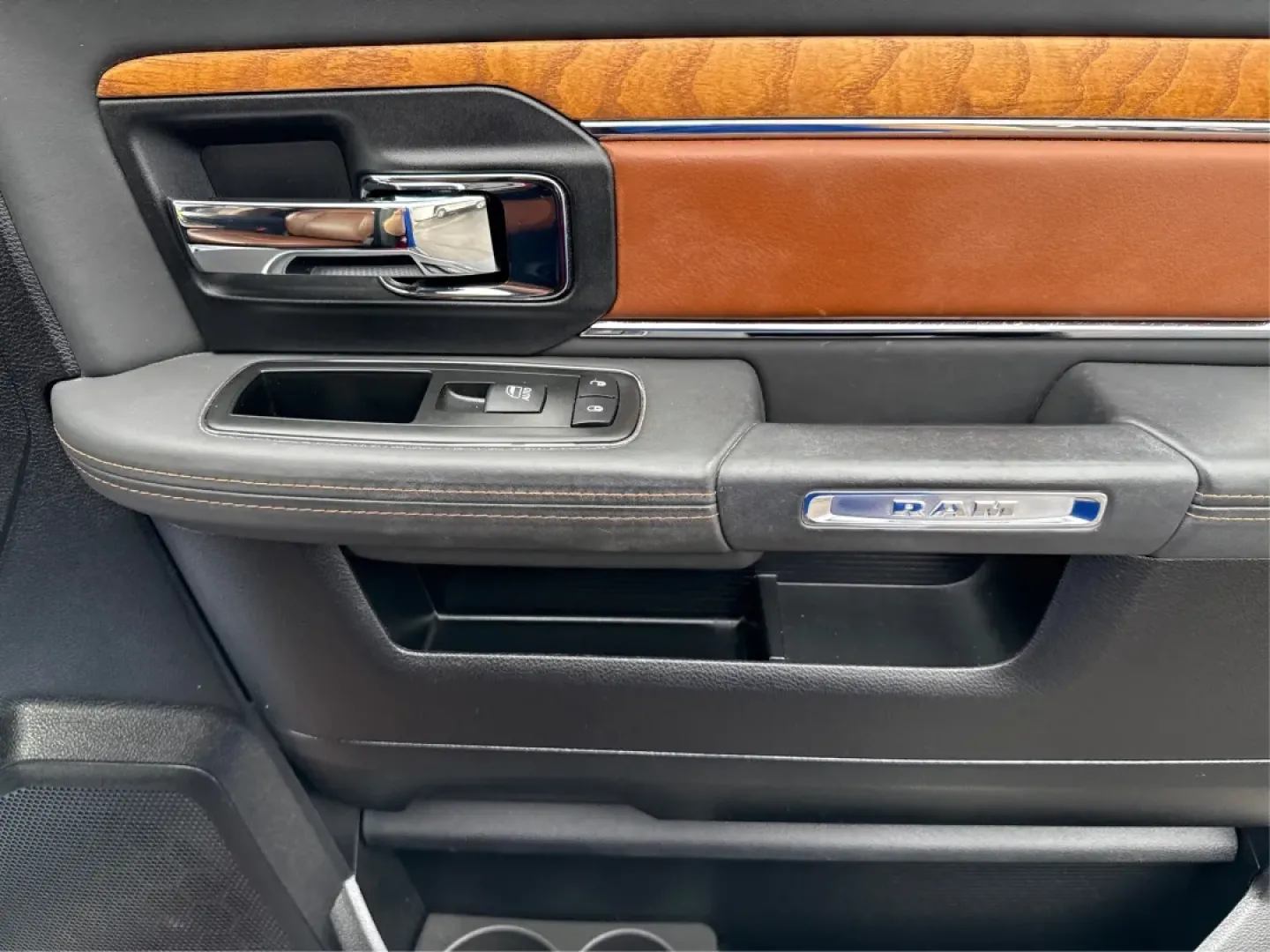 2014 Ram 1500 Longhorn (1C6RR7PT0ES) with an Other engine, located at 4508 South Dixie Dr, Moraine, OH, 45439, (937) 908-9800, 39.689976, -84.218452 - **Unleash Adventure with the 2014 Ram 1500 Longhorn Your Perfect Companion for Life on the Go!**<br /> <br /> At Advantage Car and Credit in Moraine, Ohio, we understand that life is an adventure, and the right vehicle can make all the difference. Whether you're a weekend warrior looking to tackle - Photo#20