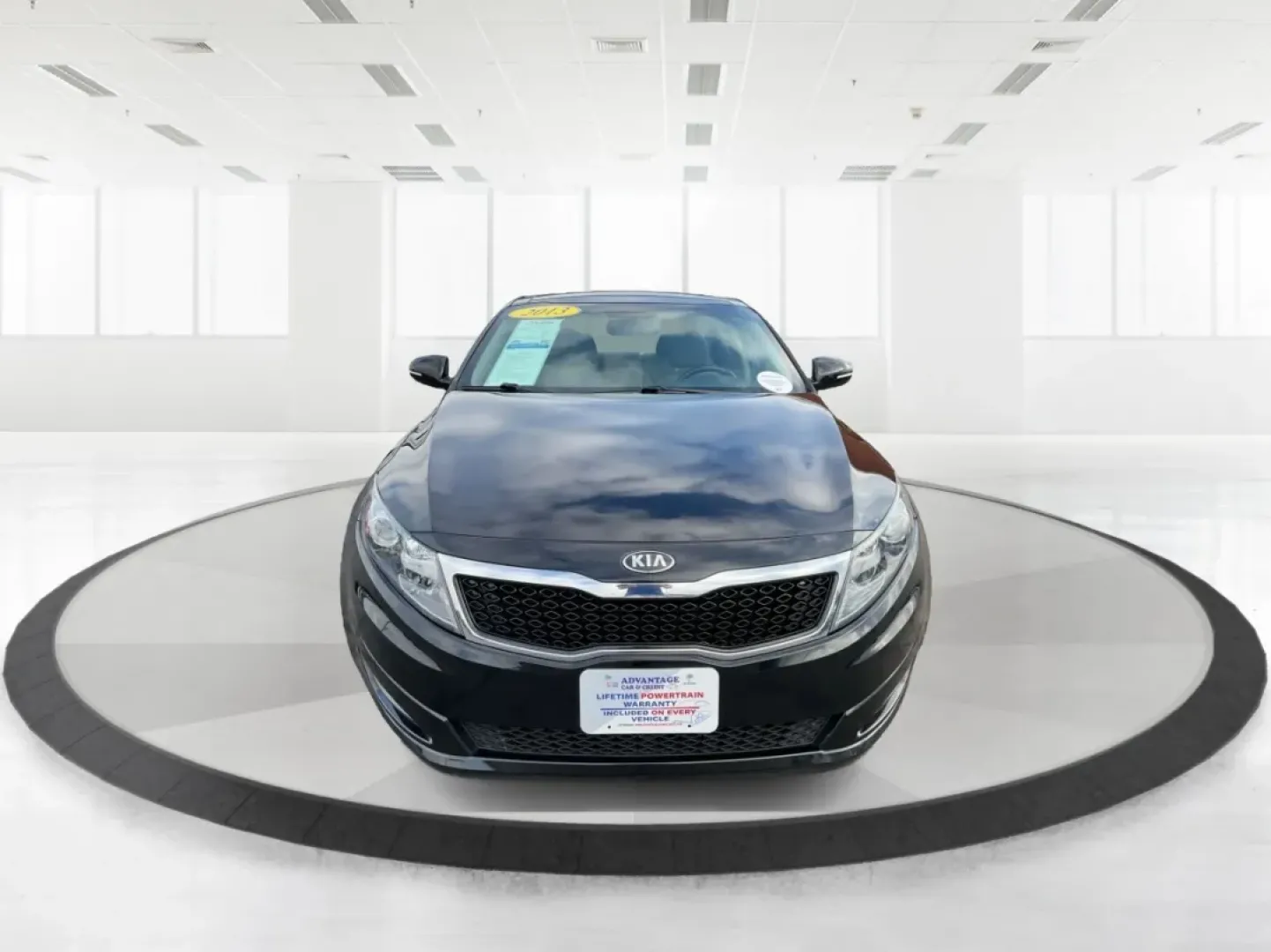 2013 Kia Optima EX (5XXGN4A74DG) with an 2.4L I-4 gasoline direct injection engine, located at 4508 South Dixie Dr, Moraine, OH, 45439, (937) 908-9800, 39.689976, -84.218452 - ### Elevate Your Daily Drive with the 2013 Kia Optima EX at Advantage Car and Credit in Fairborn, OH!<br /> <br /> Are you in search of a reliable sedan that perfectly balances style, comfort, and advanced features? Look no further than the 2013 Kia Optima EX, now available at Advantage Car and Cred - Photo#7