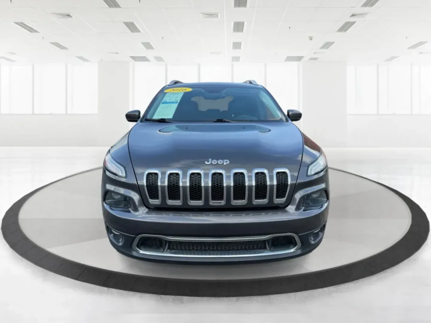 2016 Jeep Cherokee Limited (1C4PJMDB3GW) with an Pentastar 3.2L V-6 DOHC engine, located at 401 Woodman Dr, Riverside, OH, 45431, (937) 908-9800, 39.760899, -84.123421 - ### Discover the 2016 Jeep Cherokee Limited: Your Perfect Adventure Companion!<br /> <br /> Are you ready to elevate your daily commute or weekend adventures? The 2016 Jeep Cherokee Limited is designed for those who crave exploration without sacrificing comfort. With its robust performance and styli - Photo#7