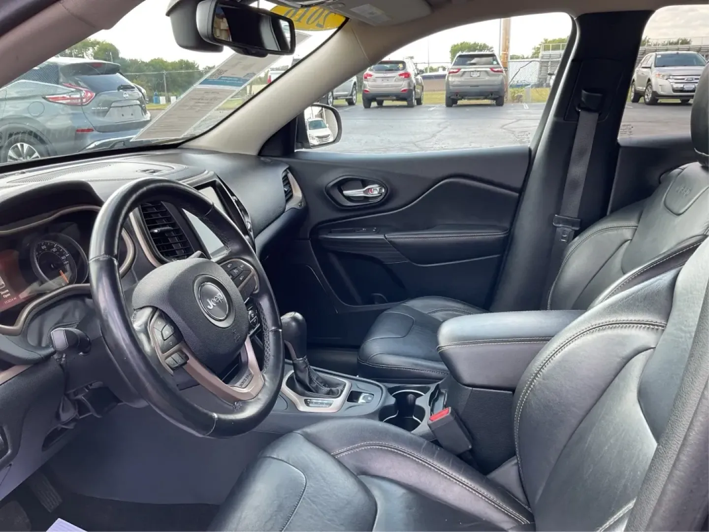 2016 Jeep Cherokee Limited (1C4PJMDB3GW) with an Pentastar 3.2L V-6 DOHC engine, located at 401 Woodman Dr, Riverside, OH, 45431, (937) 908-9800, 39.760899, -84.123421 - ### Discover the 2016 Jeep Cherokee Limited: Your Perfect Adventure Companion!<br /> <br /> Are you ready to elevate your daily commute or weekend adventures? The 2016 Jeep Cherokee Limited is designed for those who crave exploration without sacrificing comfort. With its robust performance and styli - Photo#9