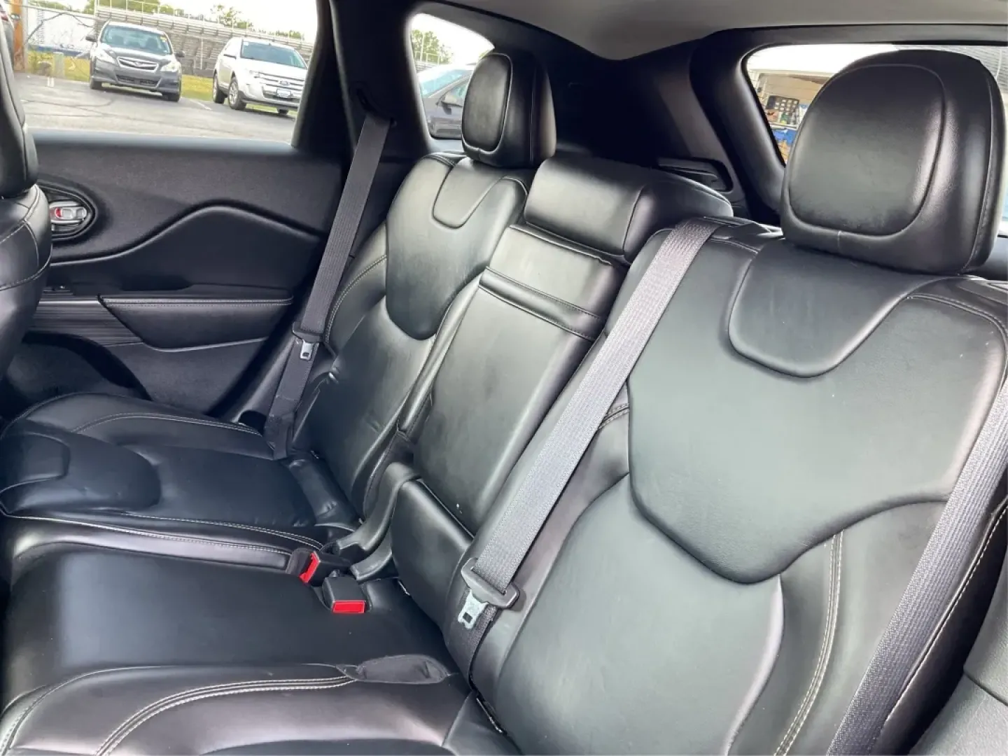 2016 Jeep Cherokee Limited (1C4PJMDB3GW) with an Pentastar 3.2L V-6 DOHC engine, located at 401 Woodman Dr, Riverside, OH, 45431, (937) 908-9800, 39.760899, -84.123421 - ### Discover the 2016 Jeep Cherokee Limited: Your Perfect Adventure Companion!<br /> <br /> Are you ready to elevate your daily commute or weekend adventures? The 2016 Jeep Cherokee Limited is designed for those who crave exploration without sacrificing comfort. With its robust performance and styli - Photo#10